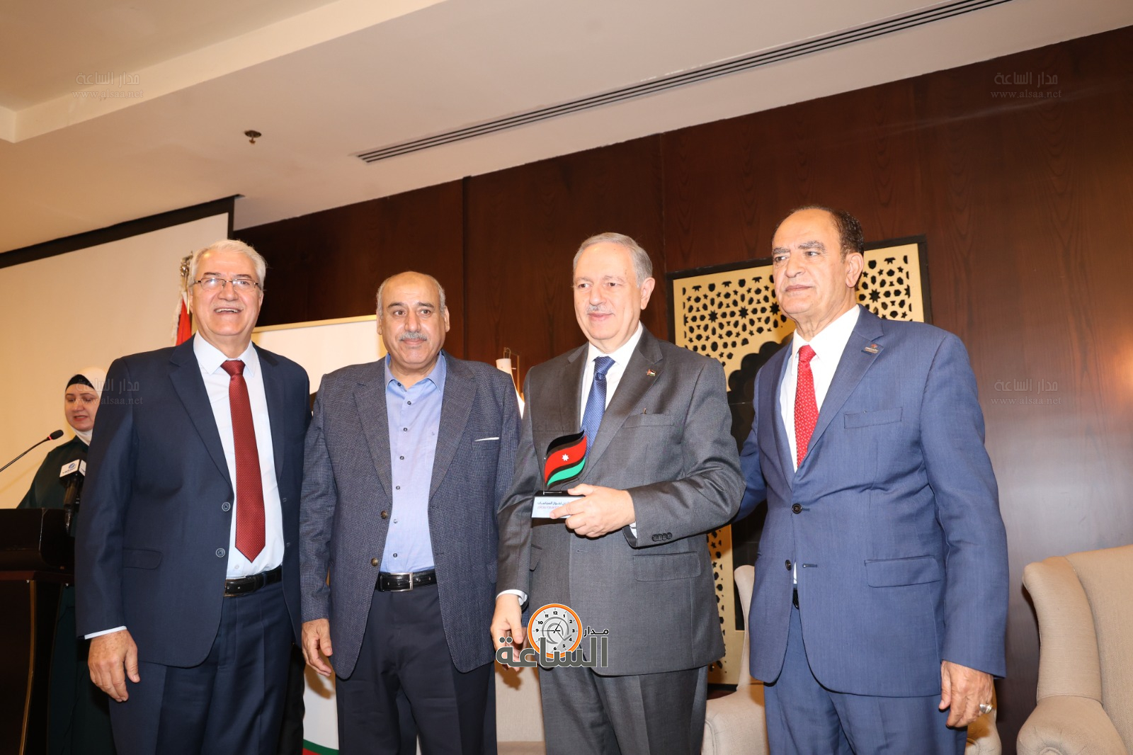 Madar Al-Saa Images 0.395445858879265