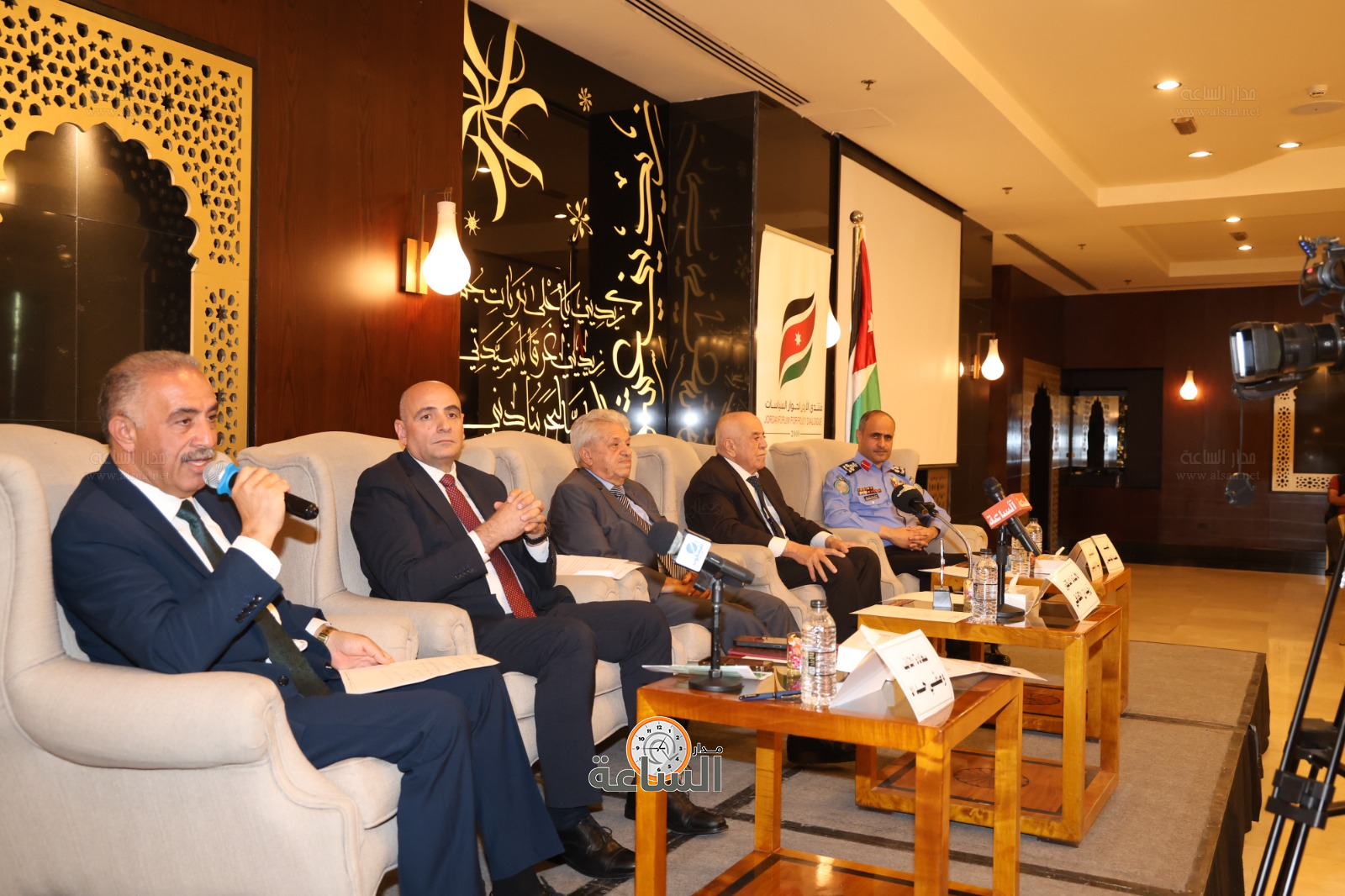 Madar Al-Saa Images 0.1902264566197045