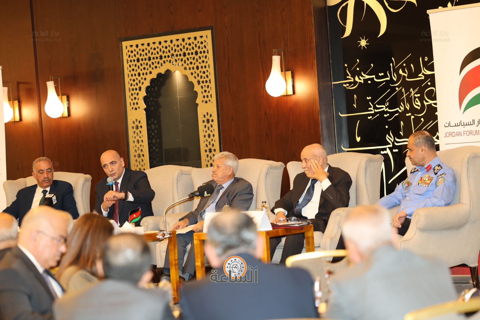 Madar Al-Saa Images 0.4855444060970334