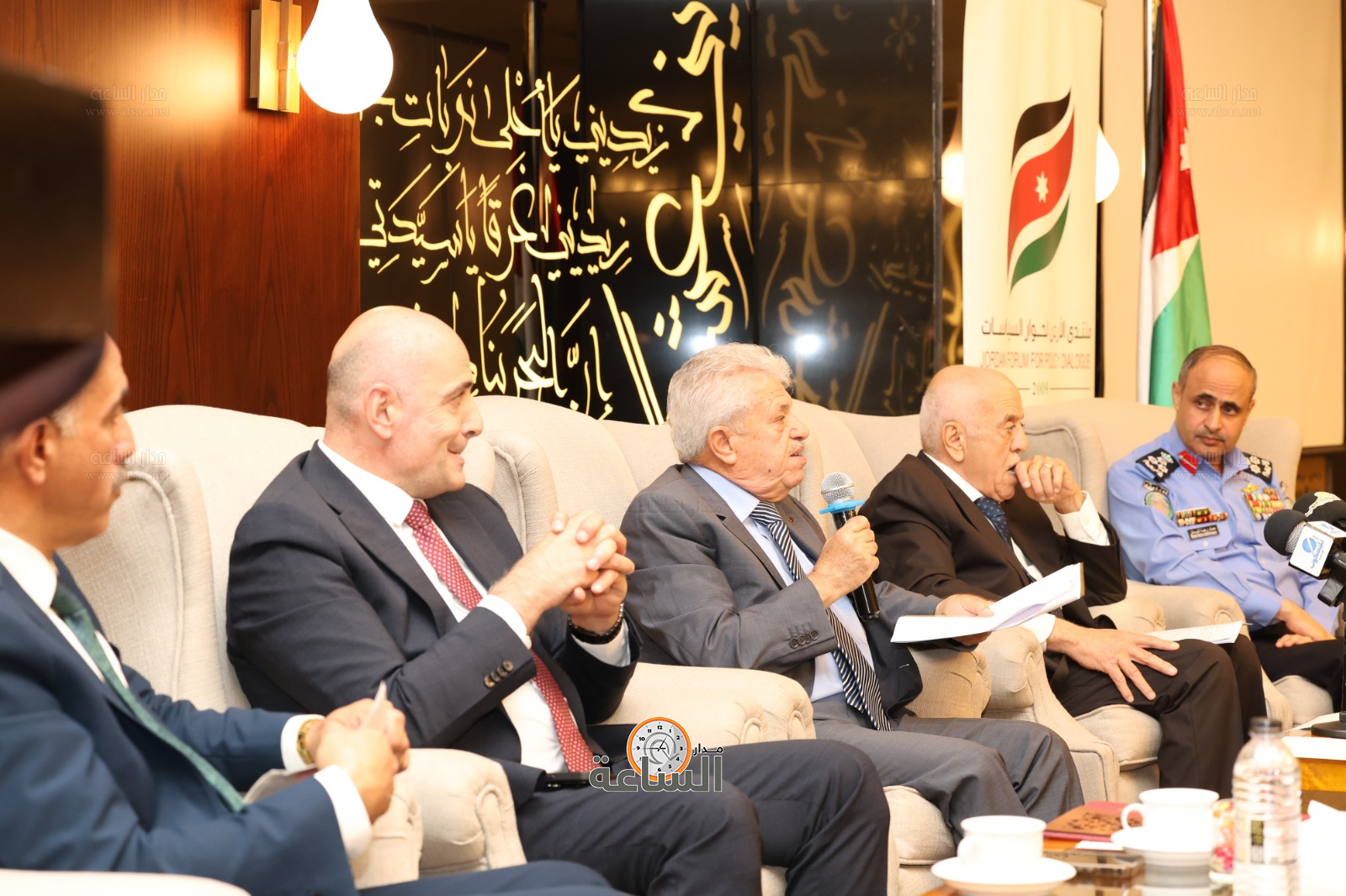 Madar Al-Saa Images 0.46548119838323176