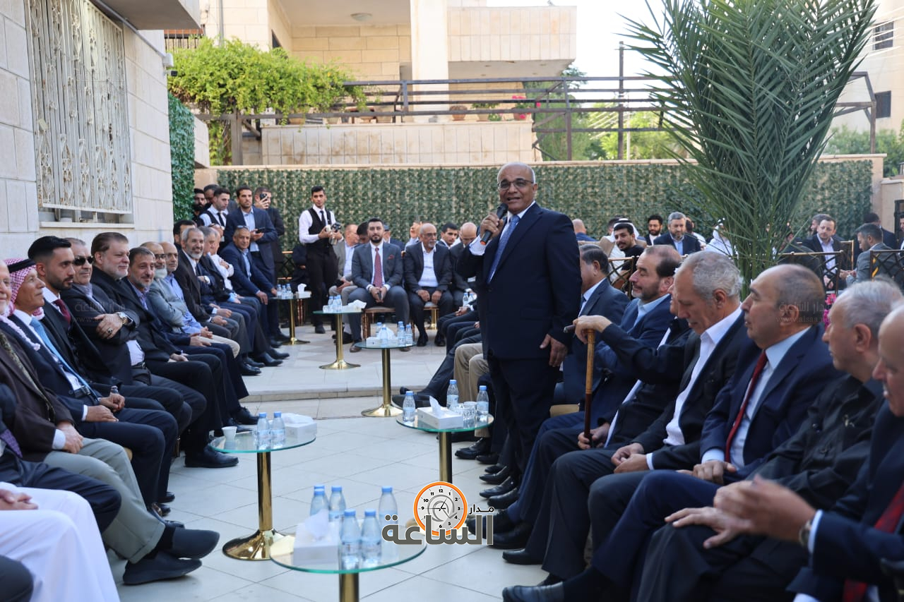 Madar Al-Saa Images 0.9765047497469417