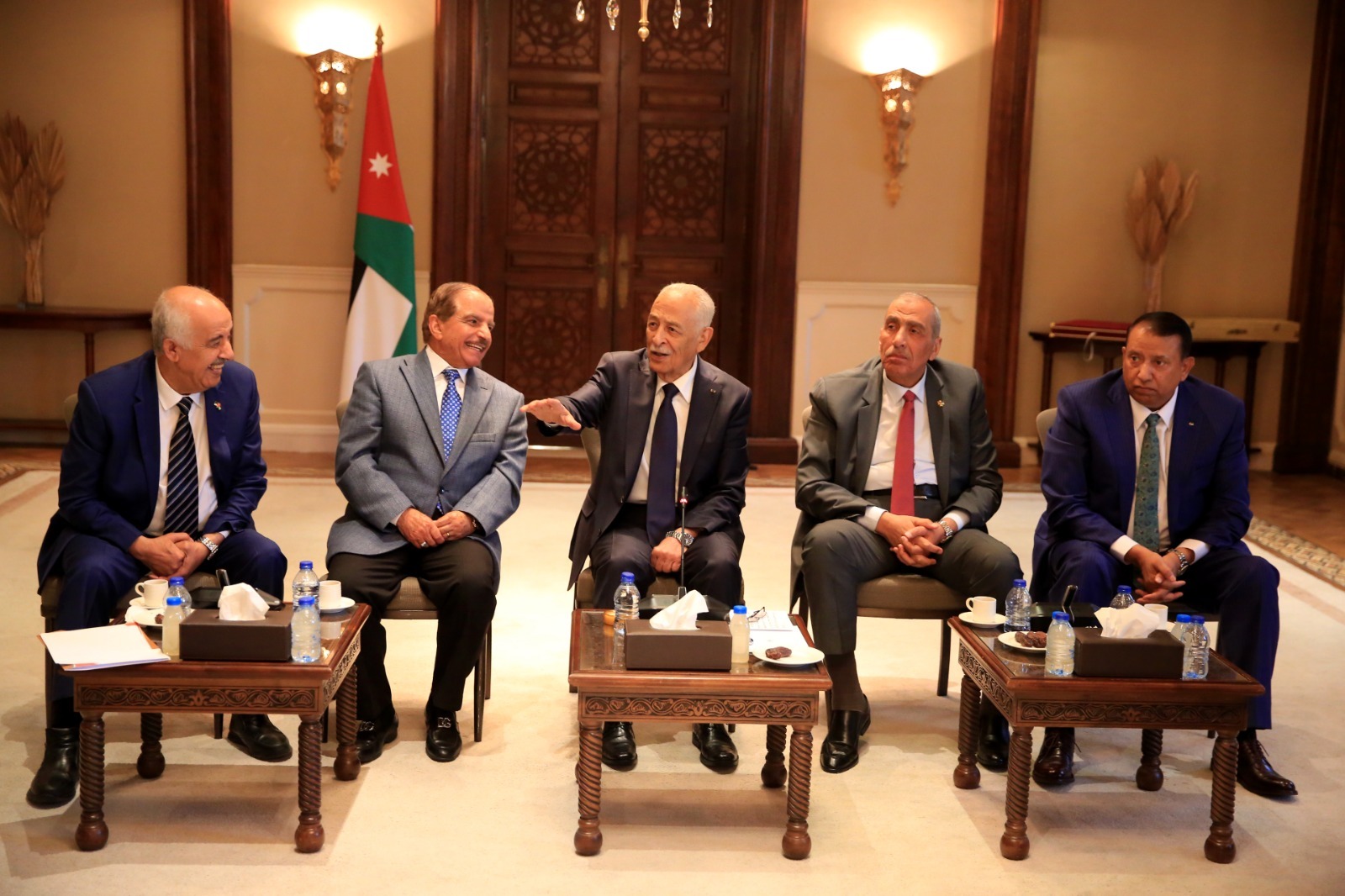 Madar Al-Saa Images 0.3627046964876347