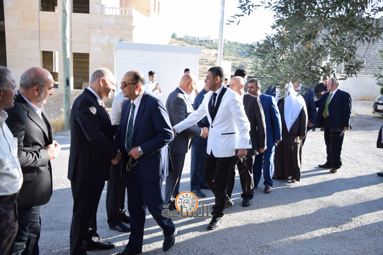 Madar Al-Saa Images 0.7586141907989158