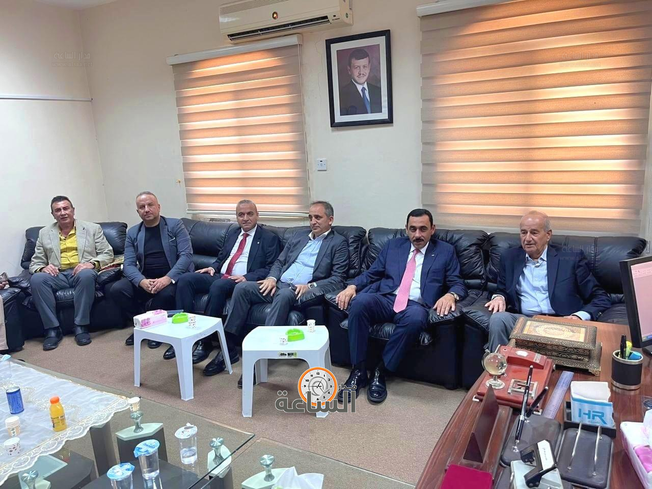 Madar Al-Saa Images 0.089038646812866