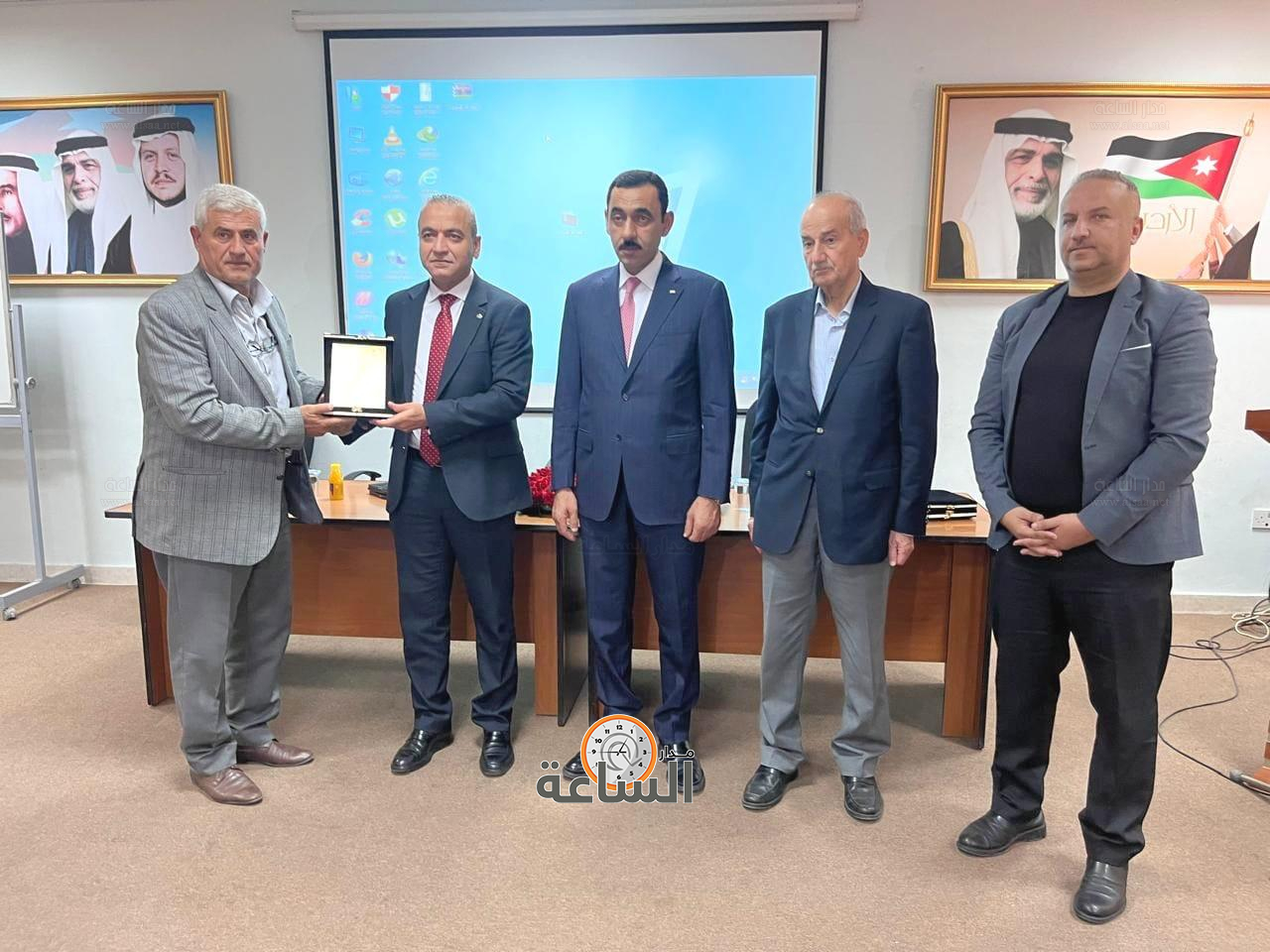 Madar Al-Saa Images 0.5247813805395067