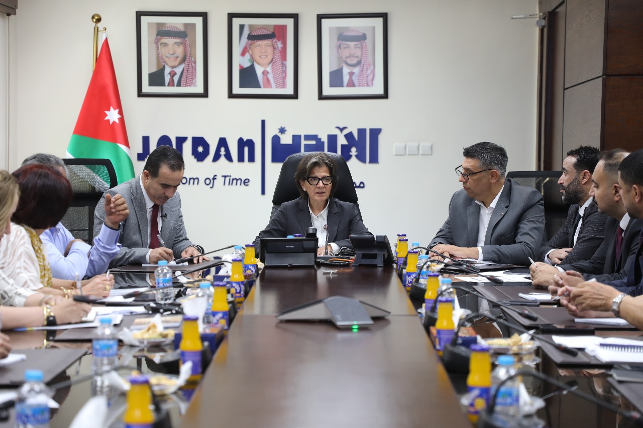 Madar Al-Saa Images 0.44642673187161763