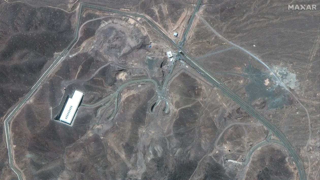 صور أقمار ماكسار الصناعية لمنشأة فوردو لتخصيب الوقود. / Satellite image ©2025 Maxar Technologies