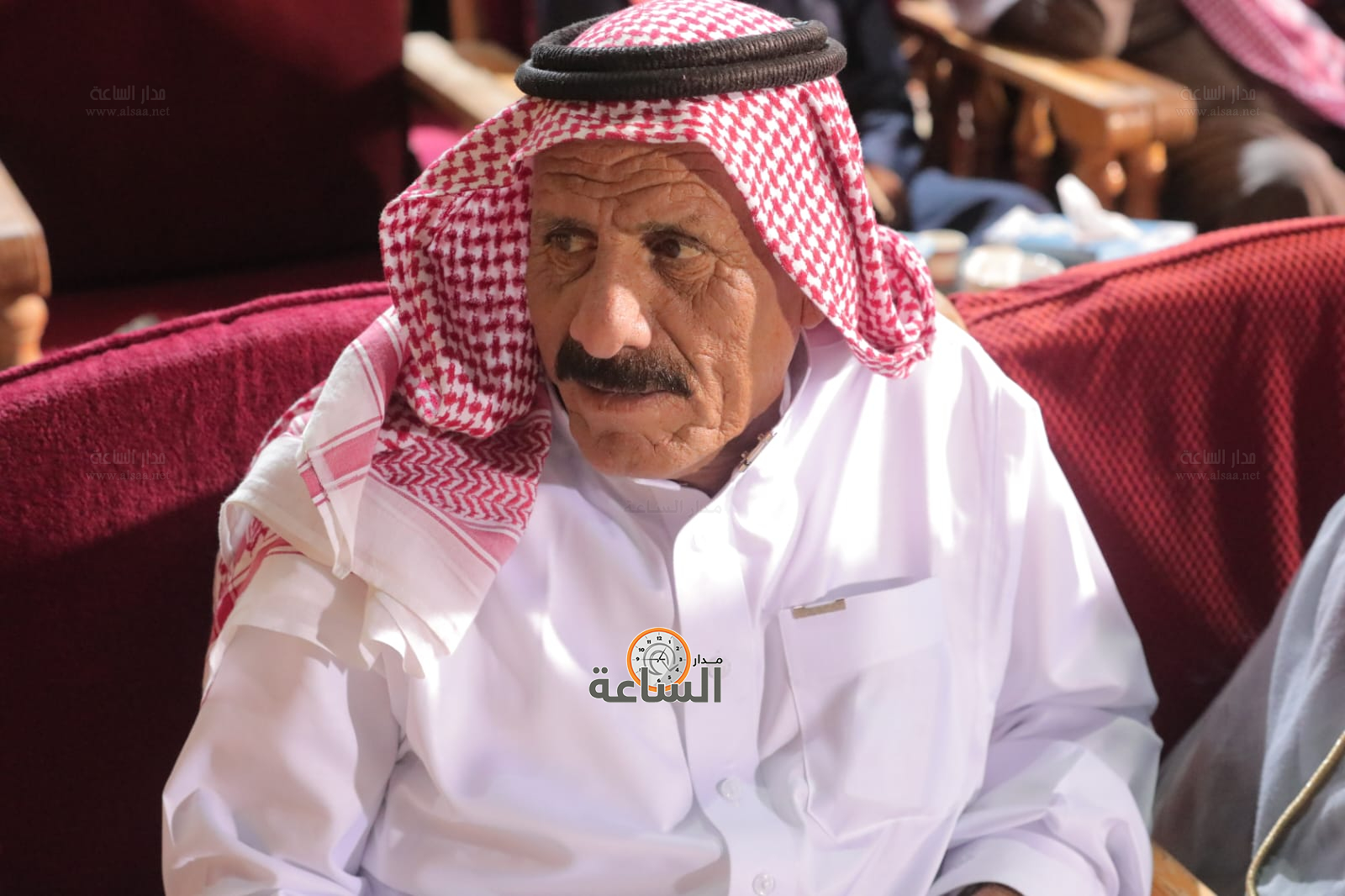 Madar Al-Saa Images 0.4119772389167389