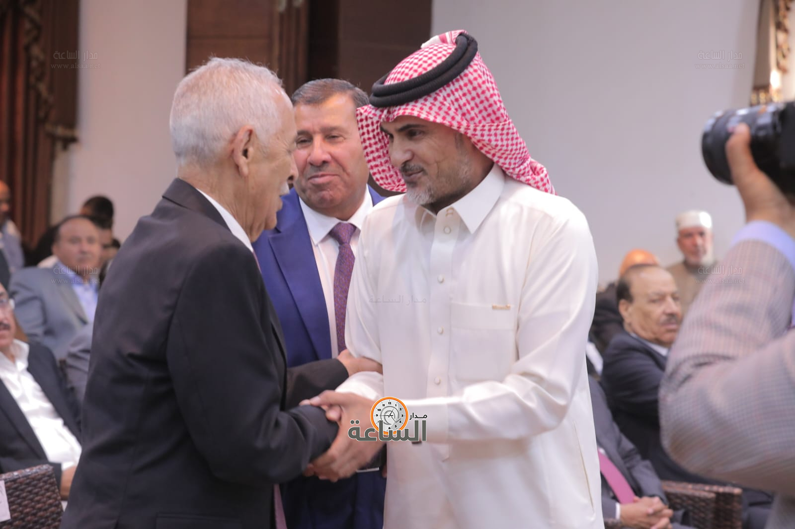 Madar Al-Saa Images 0.9378145294754185