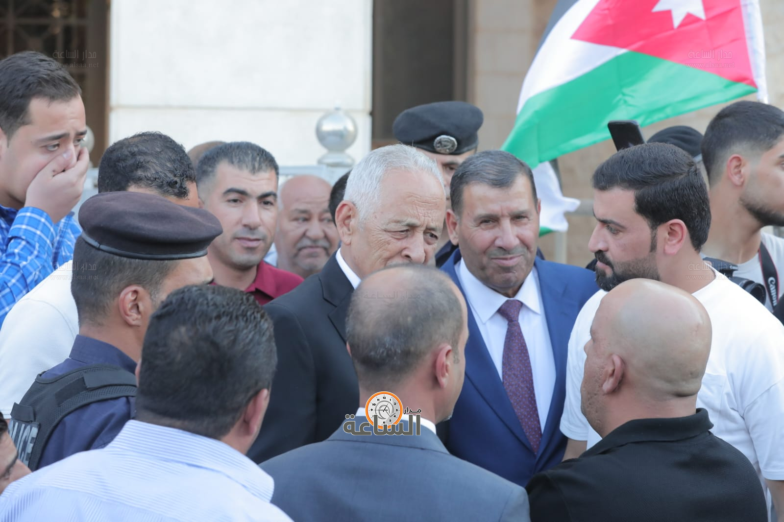 Madar Al-Saa Images 0.25628771230552194