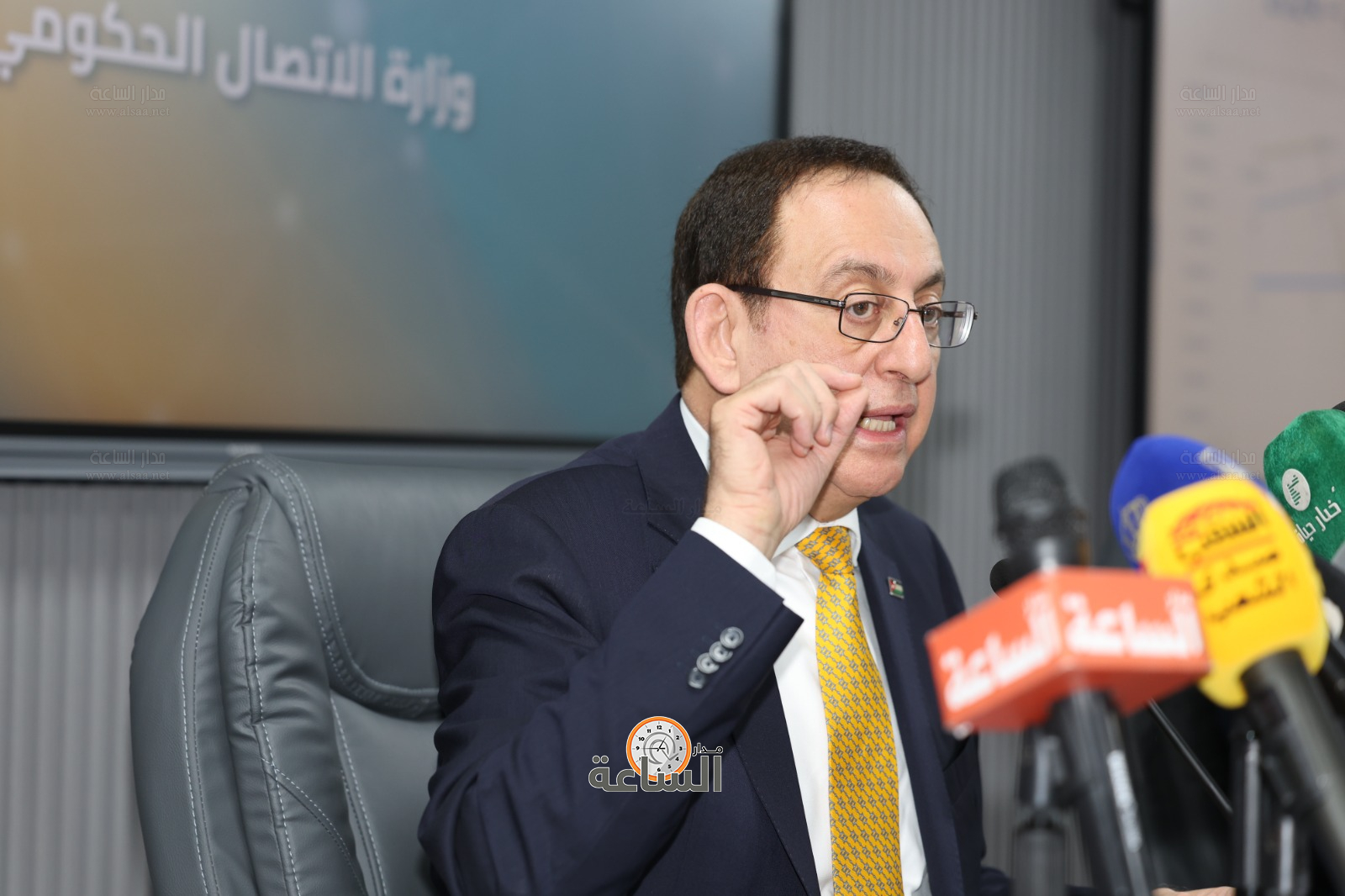 Madar Al-Saa Images 0.808279140765645