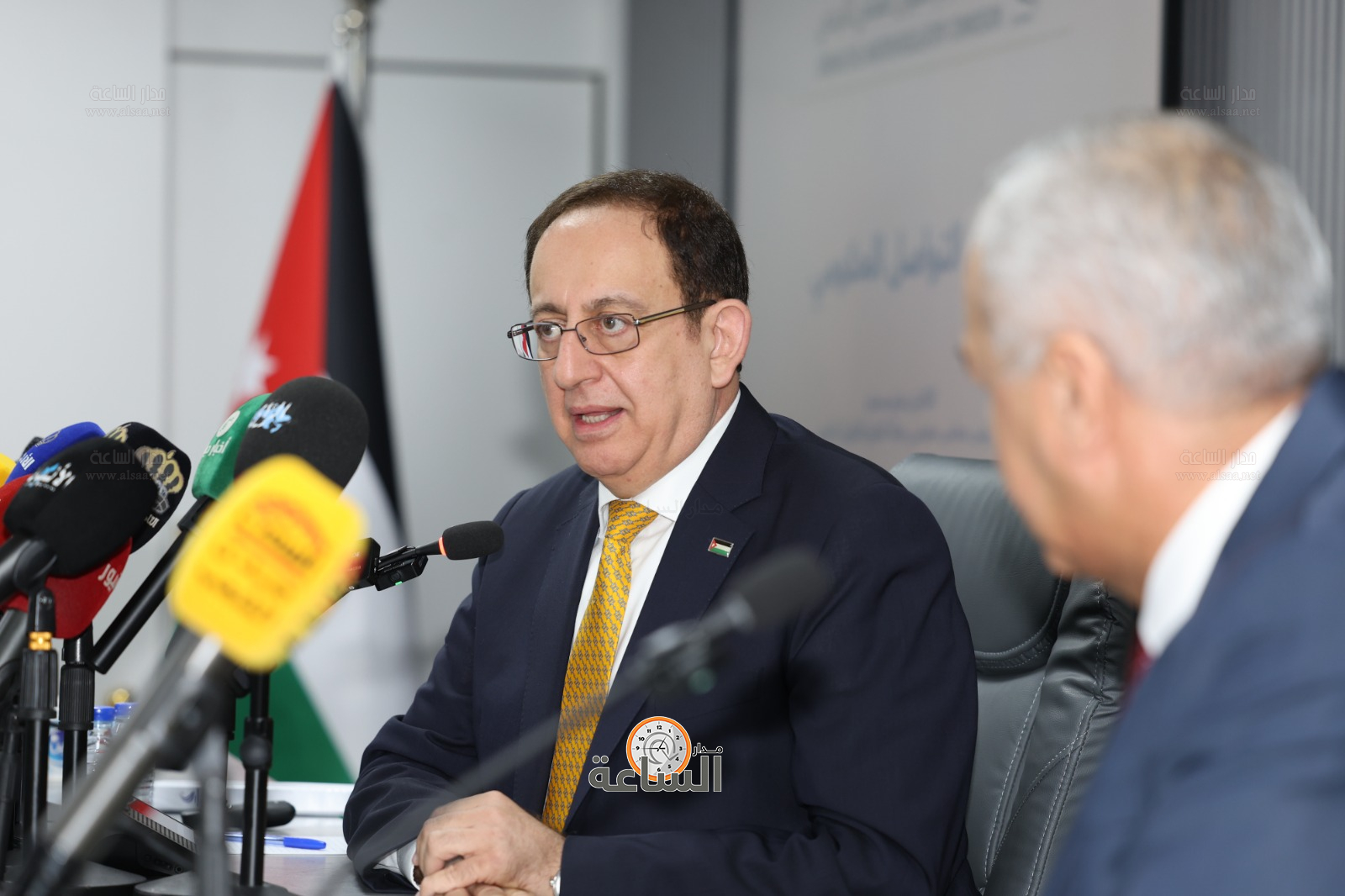 Madar Al-Saa Images 0.474898829450656