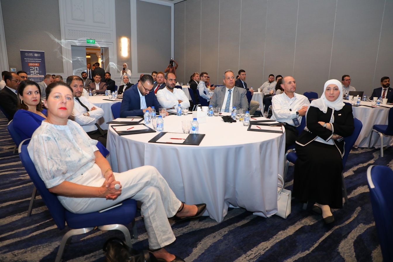 Madar Al-Saa Images 0.7623204748854263