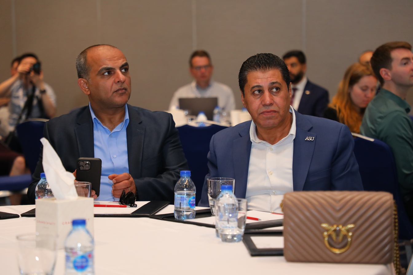 Madar Al-Saa Images 0.39009270651103056