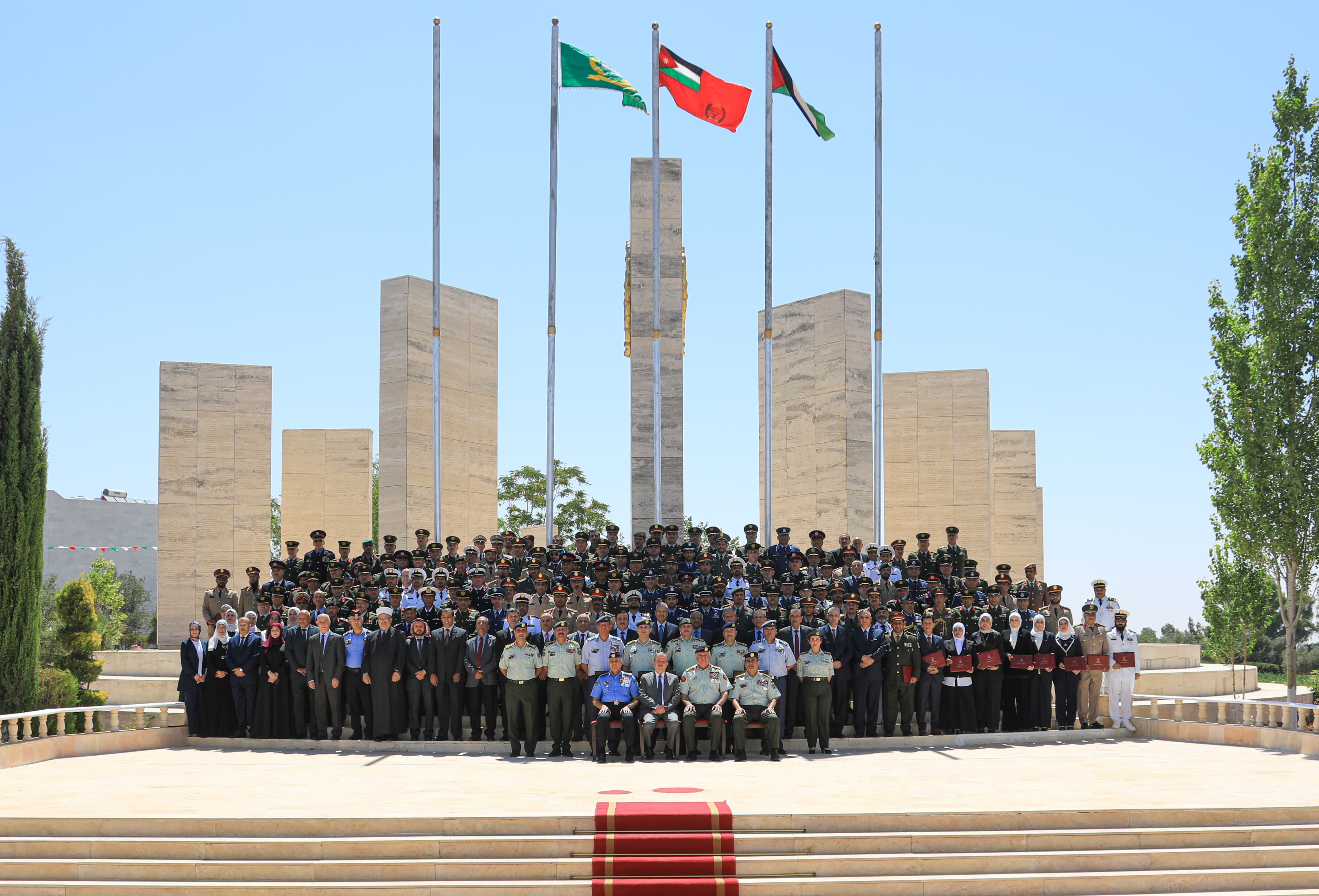 Madar Al-Saa Images 0.5551468656643117