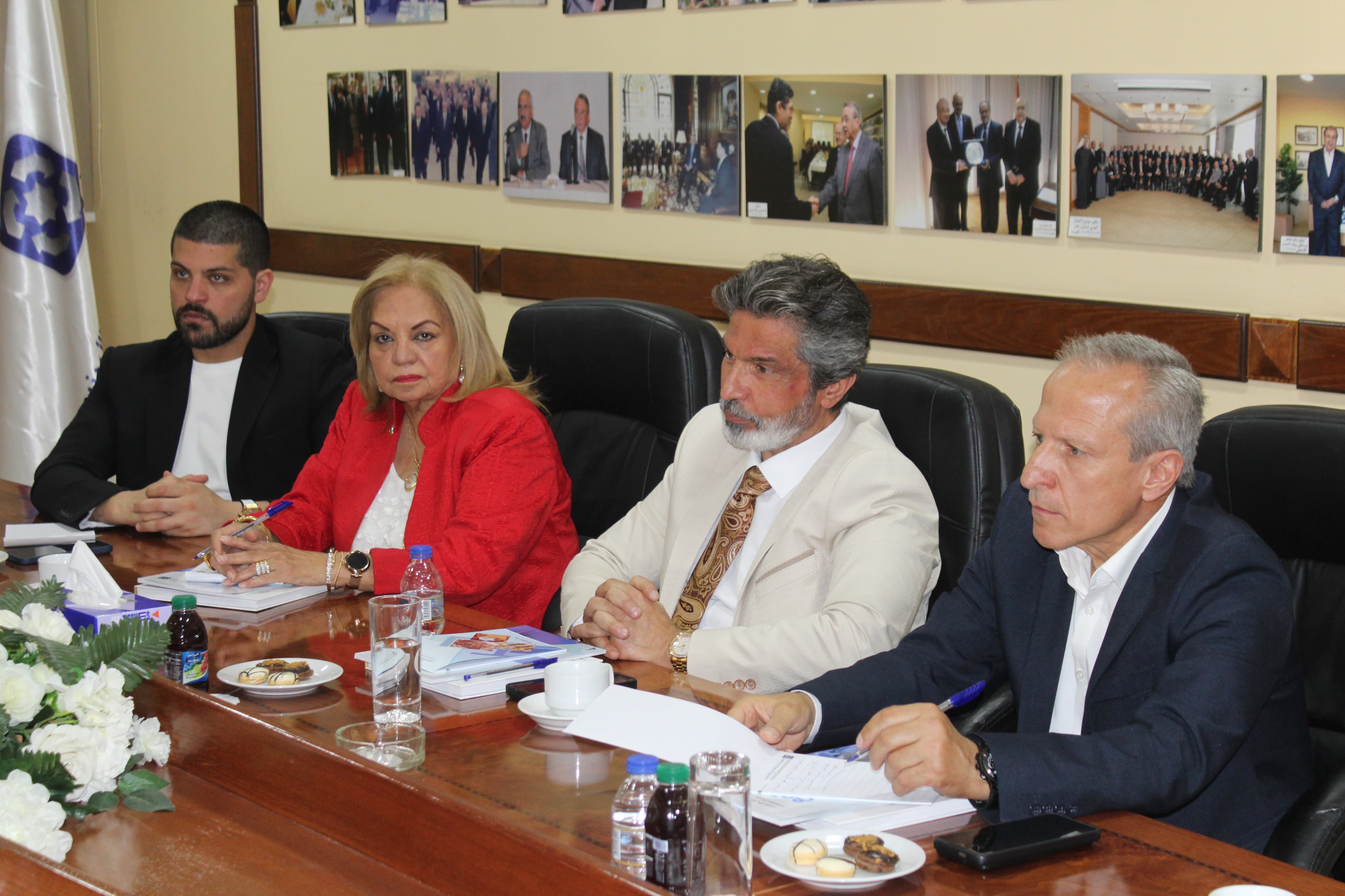 Madar Al-Saa Images 0.8857459678832124