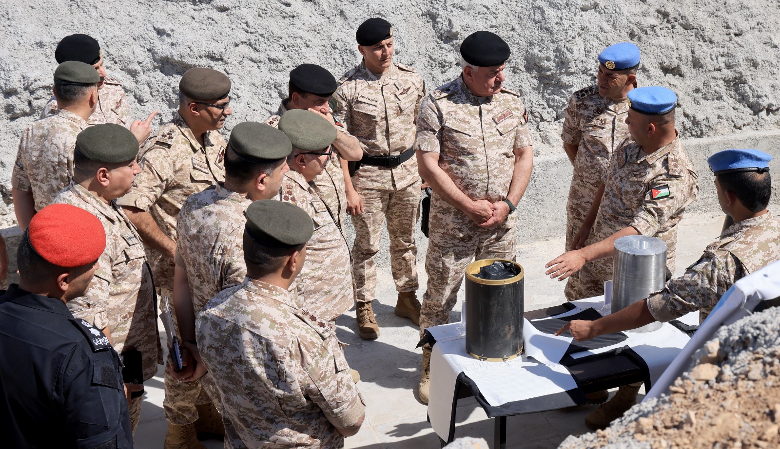 Madar Al-Saa Images 0.34782667686312585