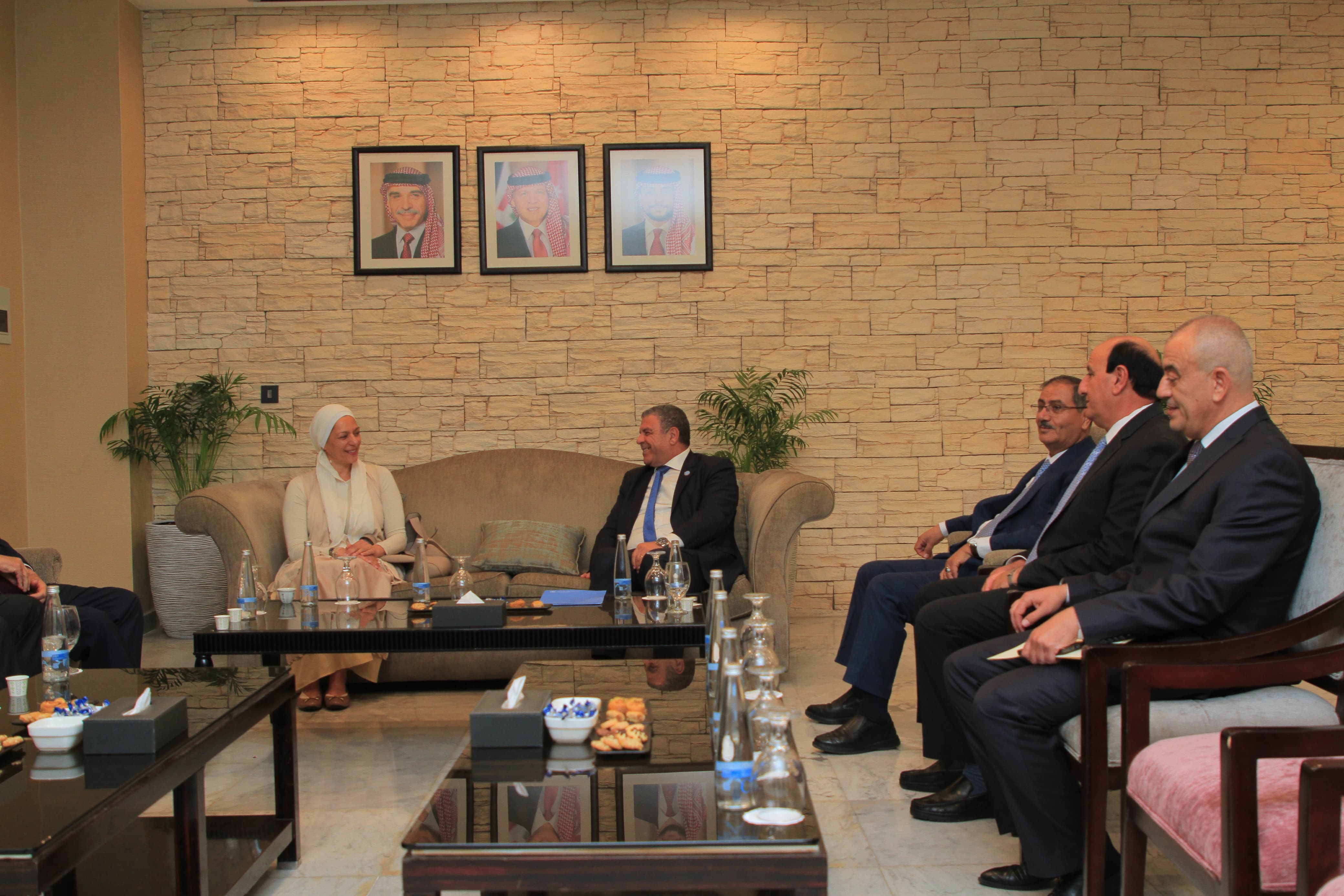 Madar Al-Saa Images 0.5144751743219738