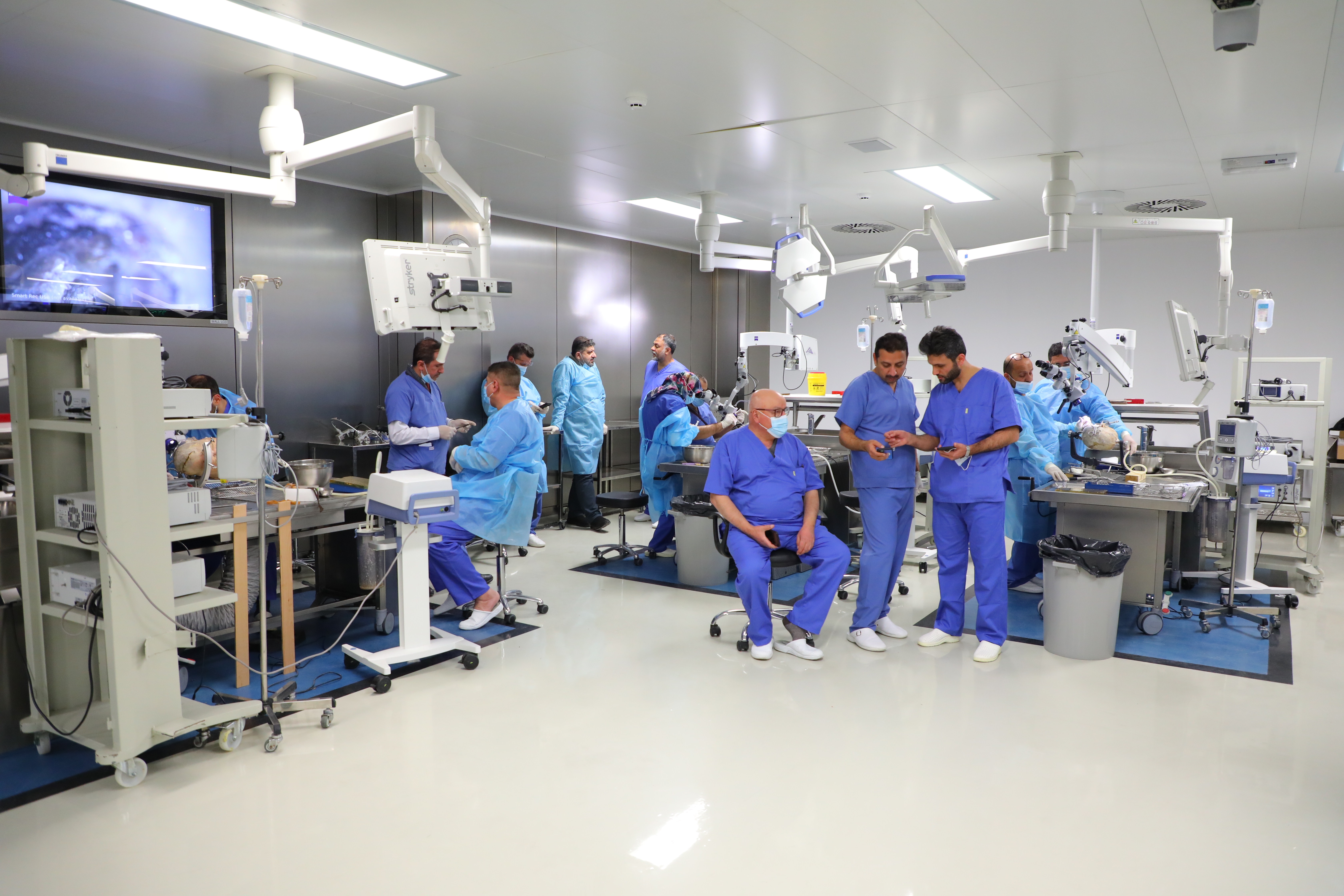 Madar Al-Saa Images 0.38234158689845