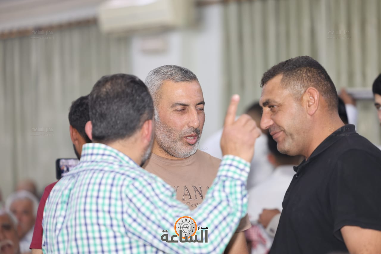 Madar Al-Saa Images 0.516448683566785