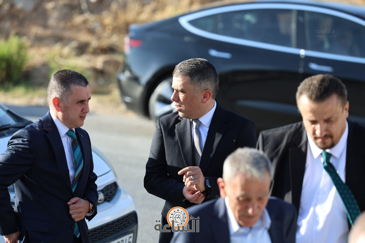 Madar Al-Saa Images 0.7424081000897235