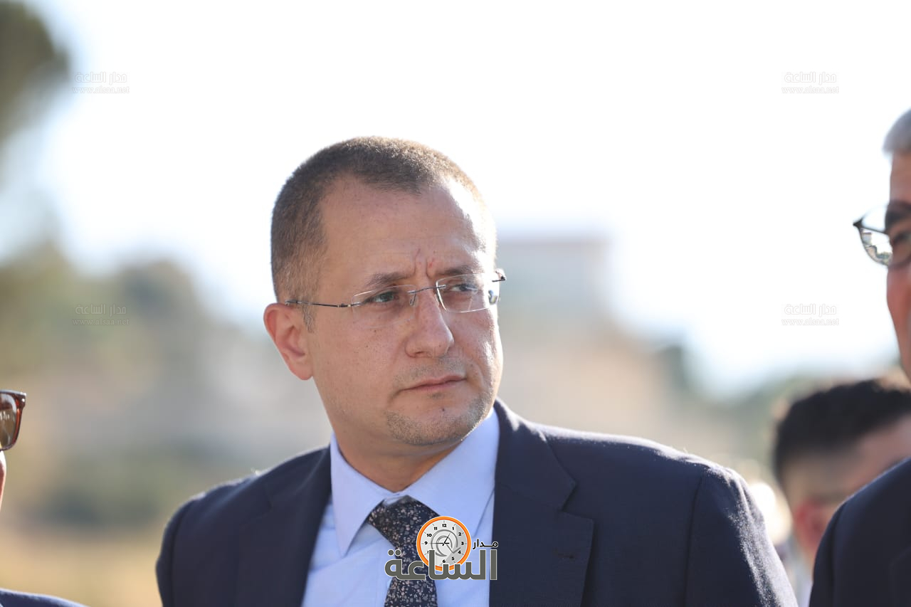 Madar Al-Saa Images 0.242963450989497