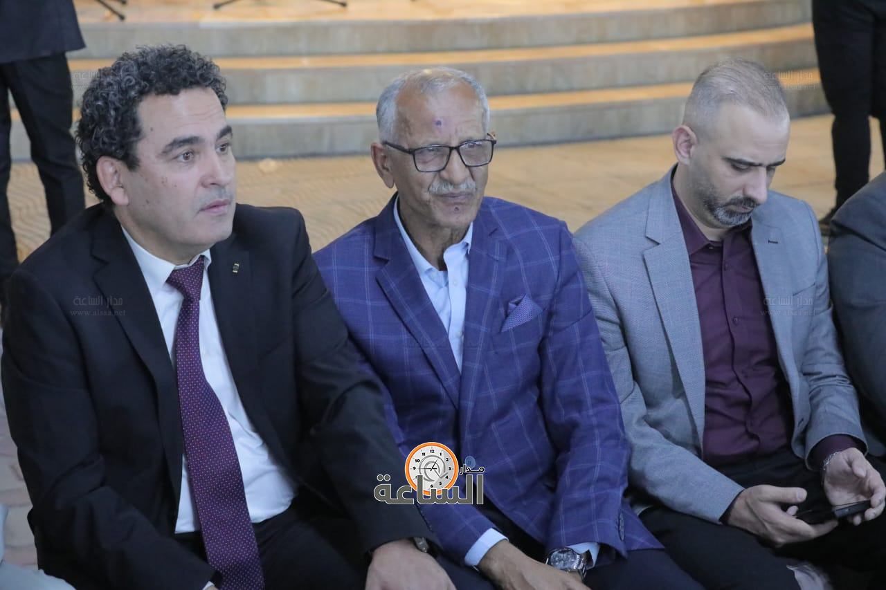 Madar Al-Saa Images 0.9761219093501711