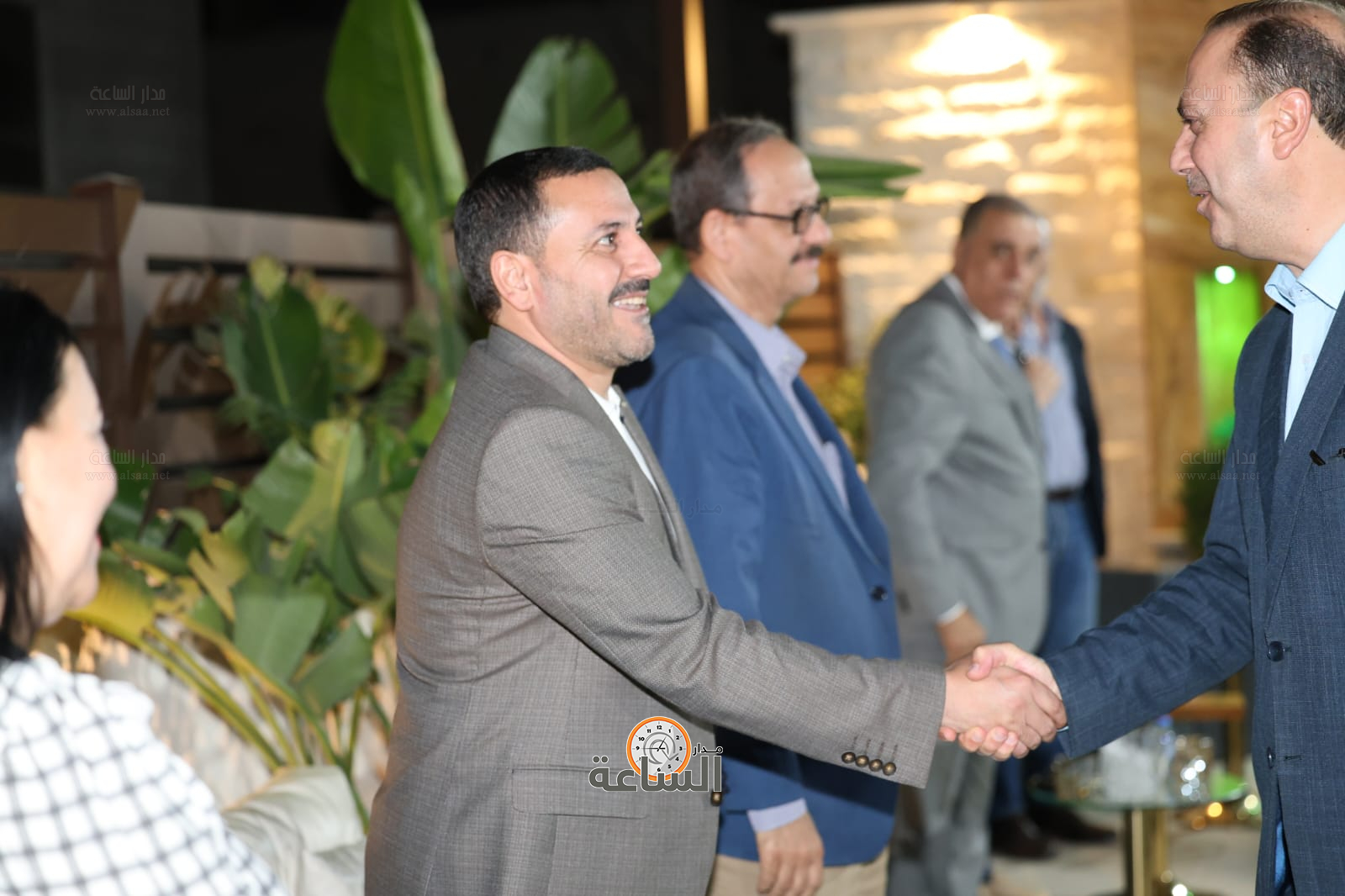 Madar Al-Saa Images 0.0004101368575637476