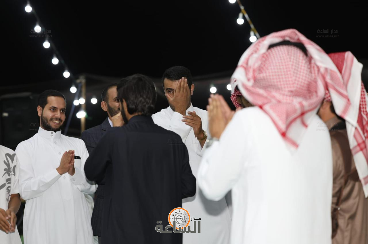 Madar Al-Saa Images 0.1556828225977167