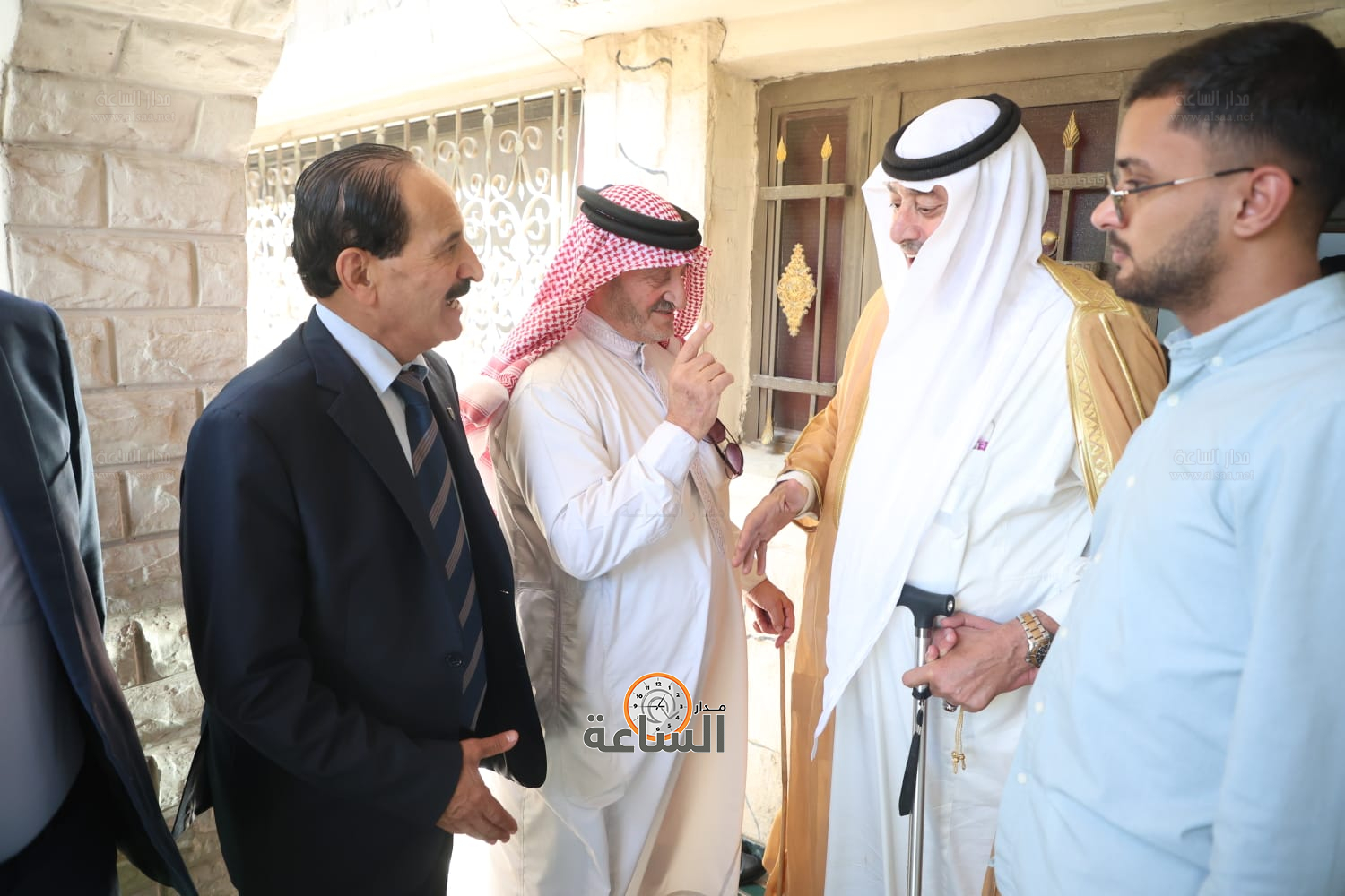 Madar Al-Saa Images 0.7244509351237061