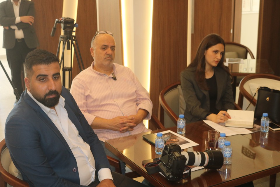 Madar Al-Saa Images 0.4469772423568832