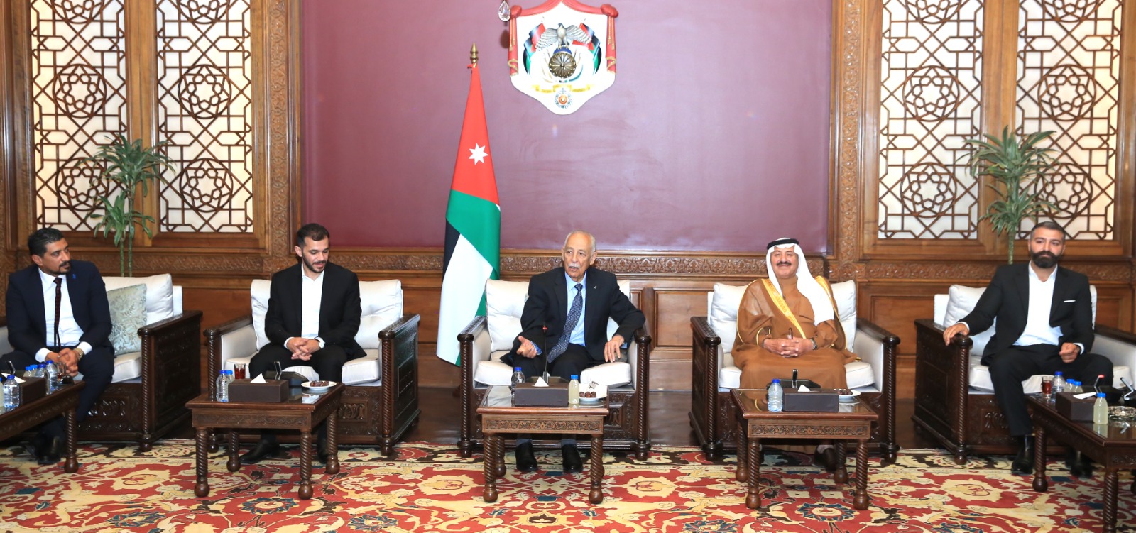 Madar Al-Saa Images 0.44615186585093325