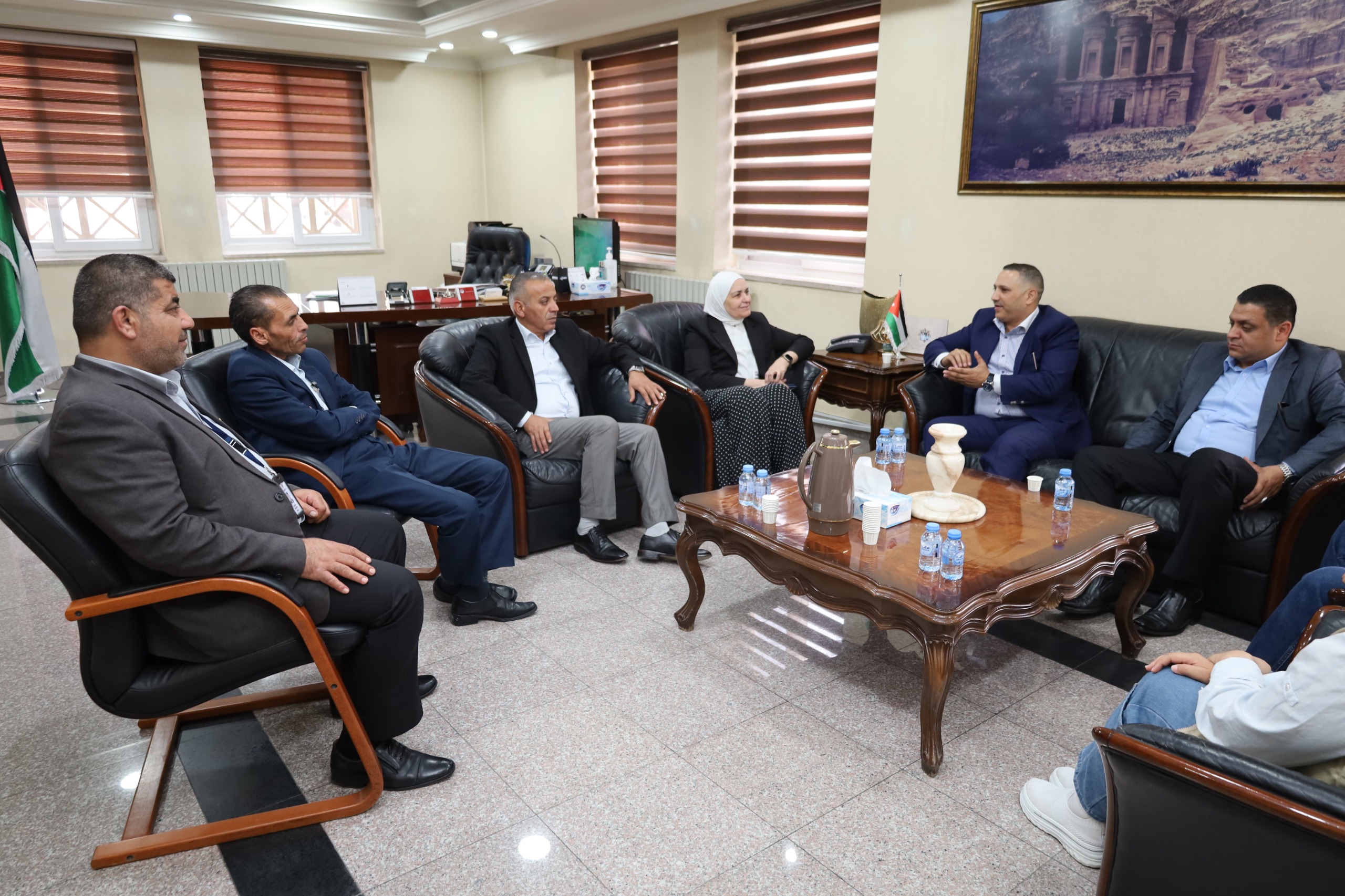 Madar Al-Saa Images 0.26354176677588625