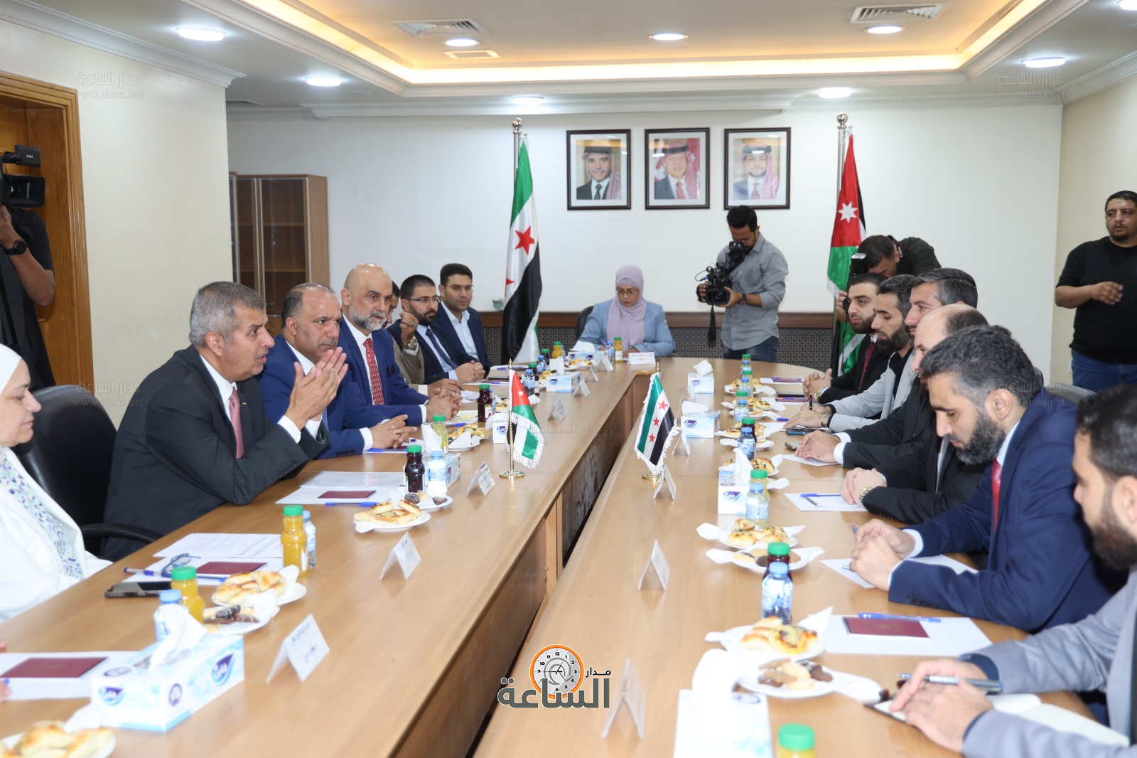 Madar Al-Saa Images 0.05008752308327069