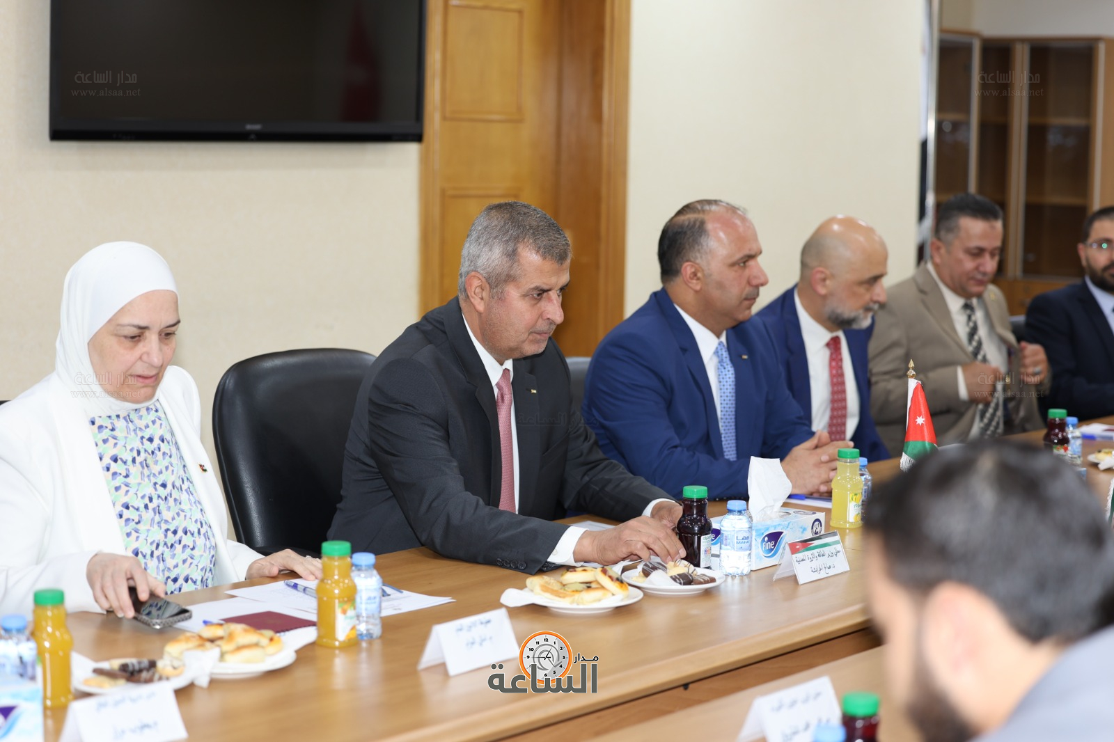 Madar Al-Saa Images 0.42235879149157385