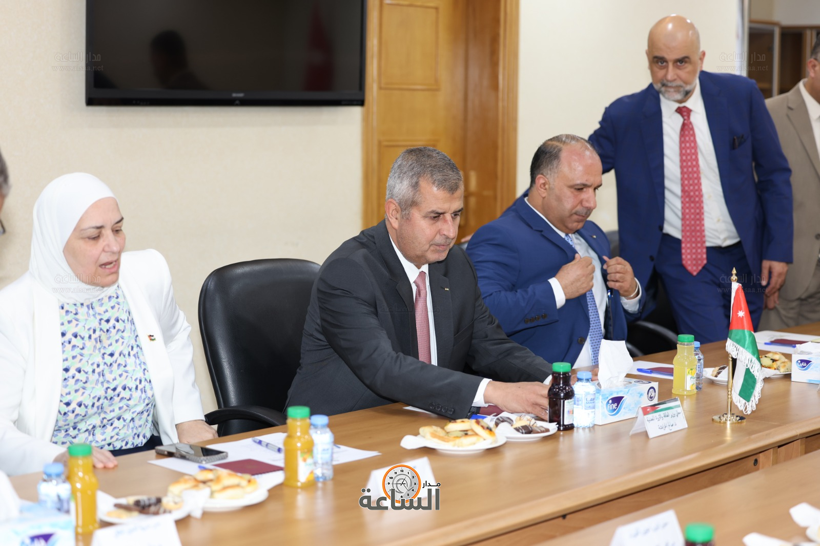 Madar Al-Saa Images 0.3346716739502099