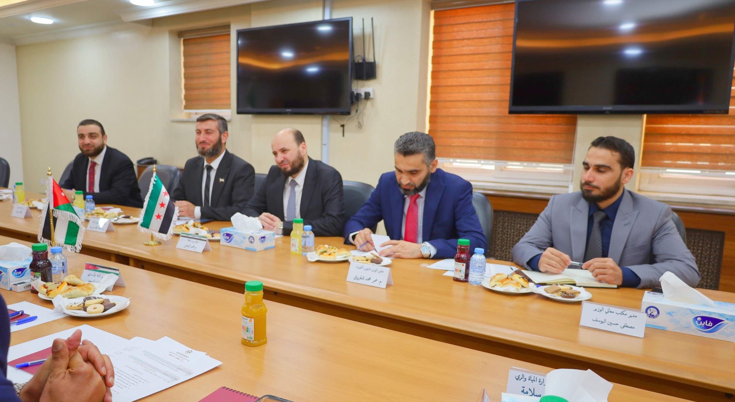 Madar Al-Saa Images 0.392425590580607