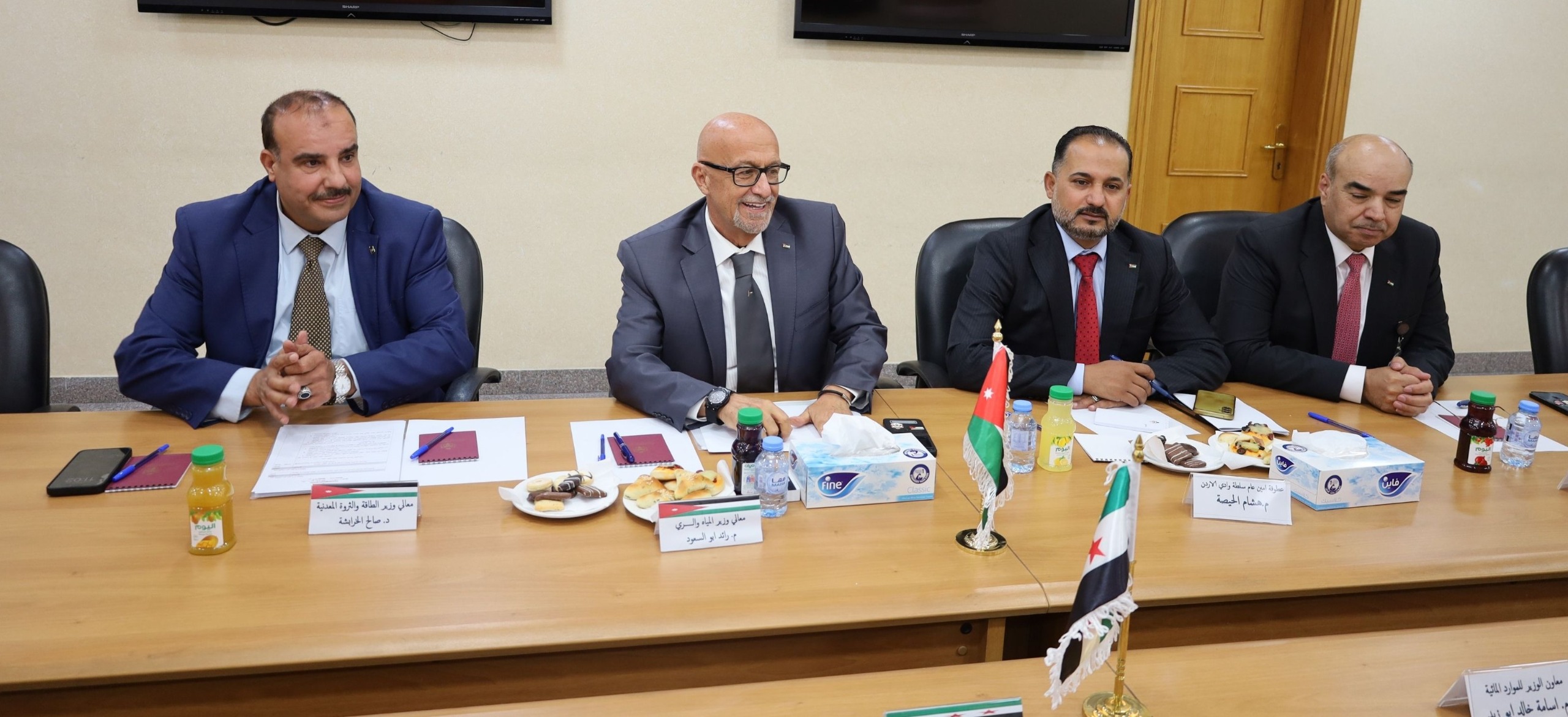 Madar Al-Saa Images 0.9735513143523332