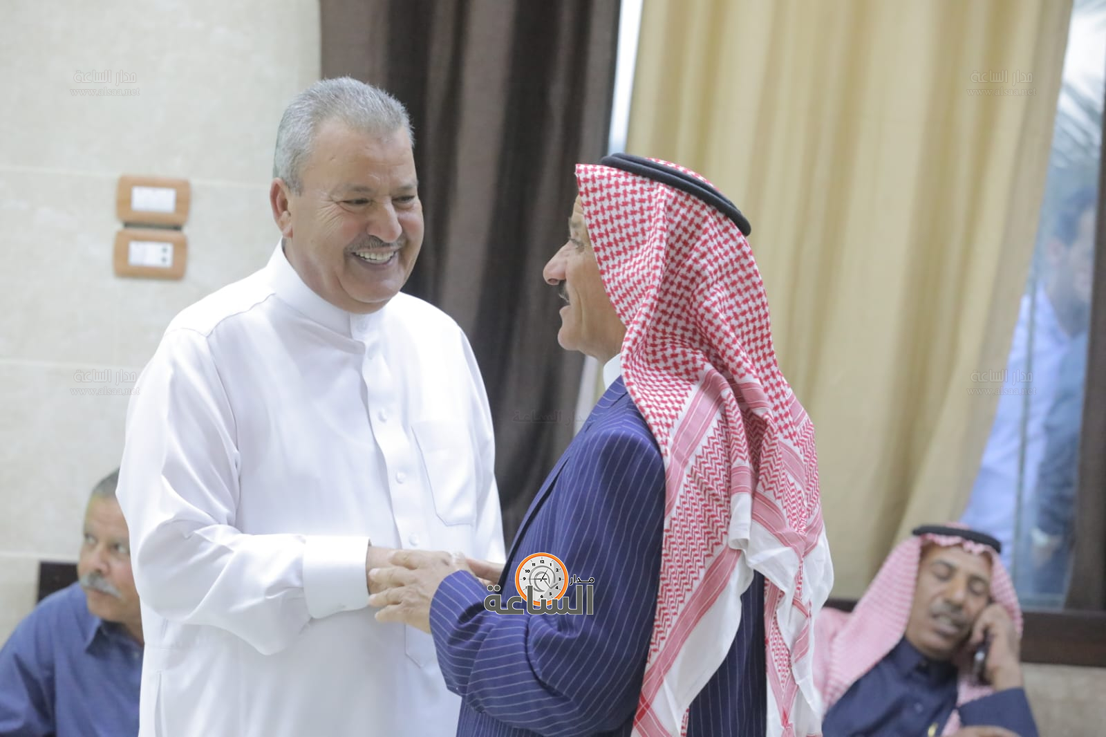 Madar Al-Saa Images 0.3784119659162213