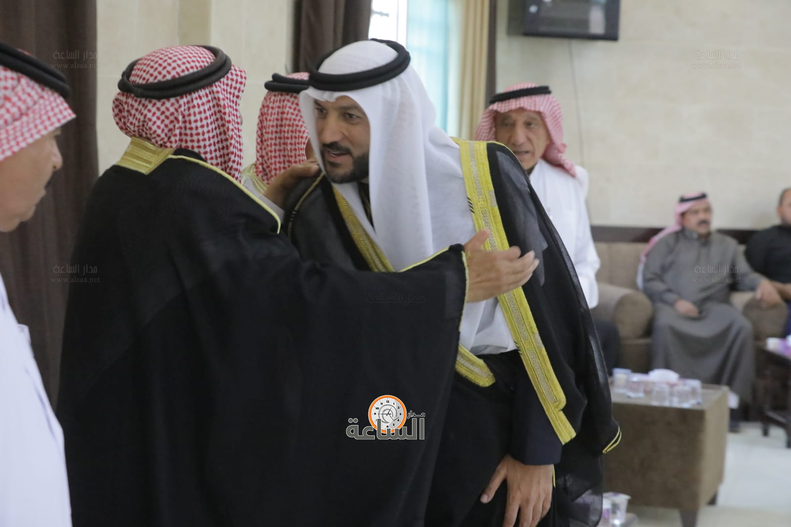 Madar Al-Saa Images 0.9920581678742114