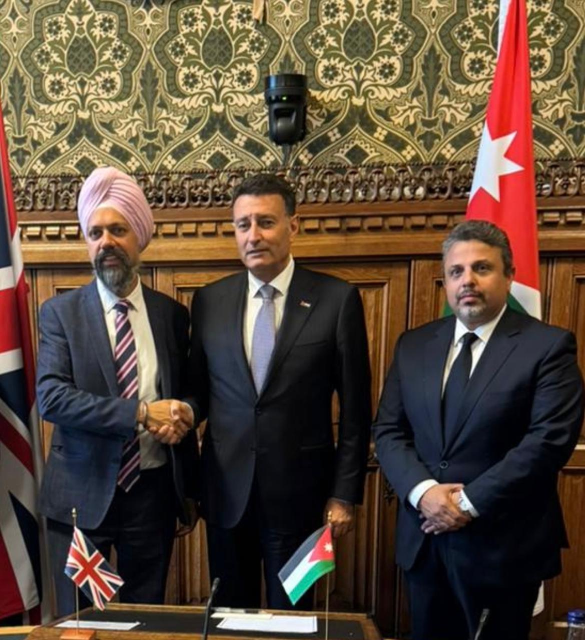 Madar Al-Saa Images 0.2637860292597992