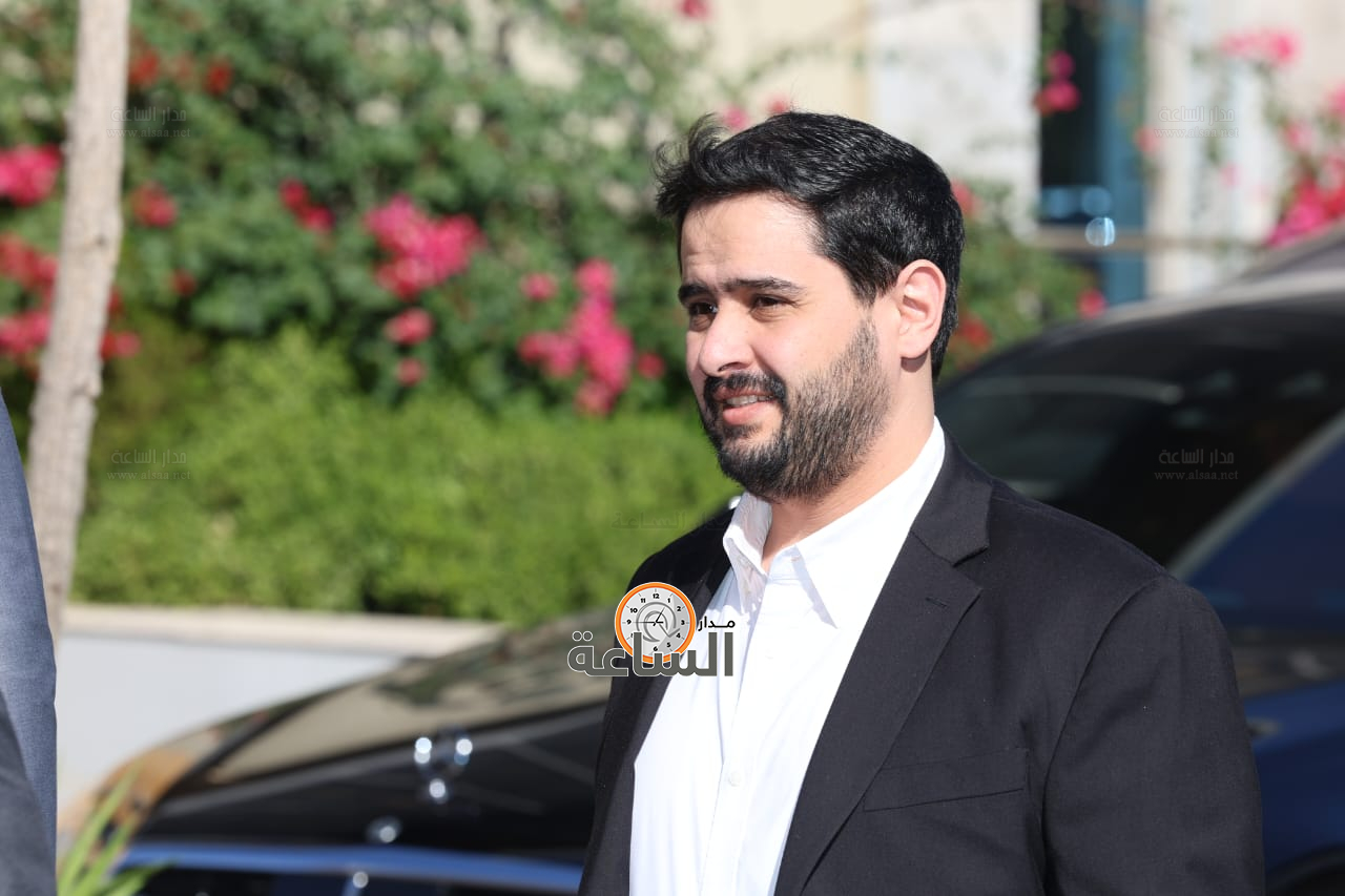 Madar Al-Saa Images 0.48539670744763996