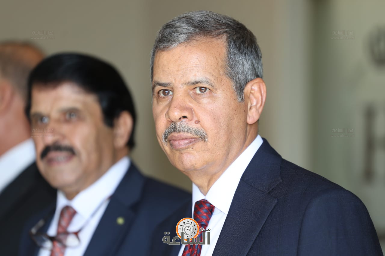 Madar Al-Saa Images 0.475471076013815