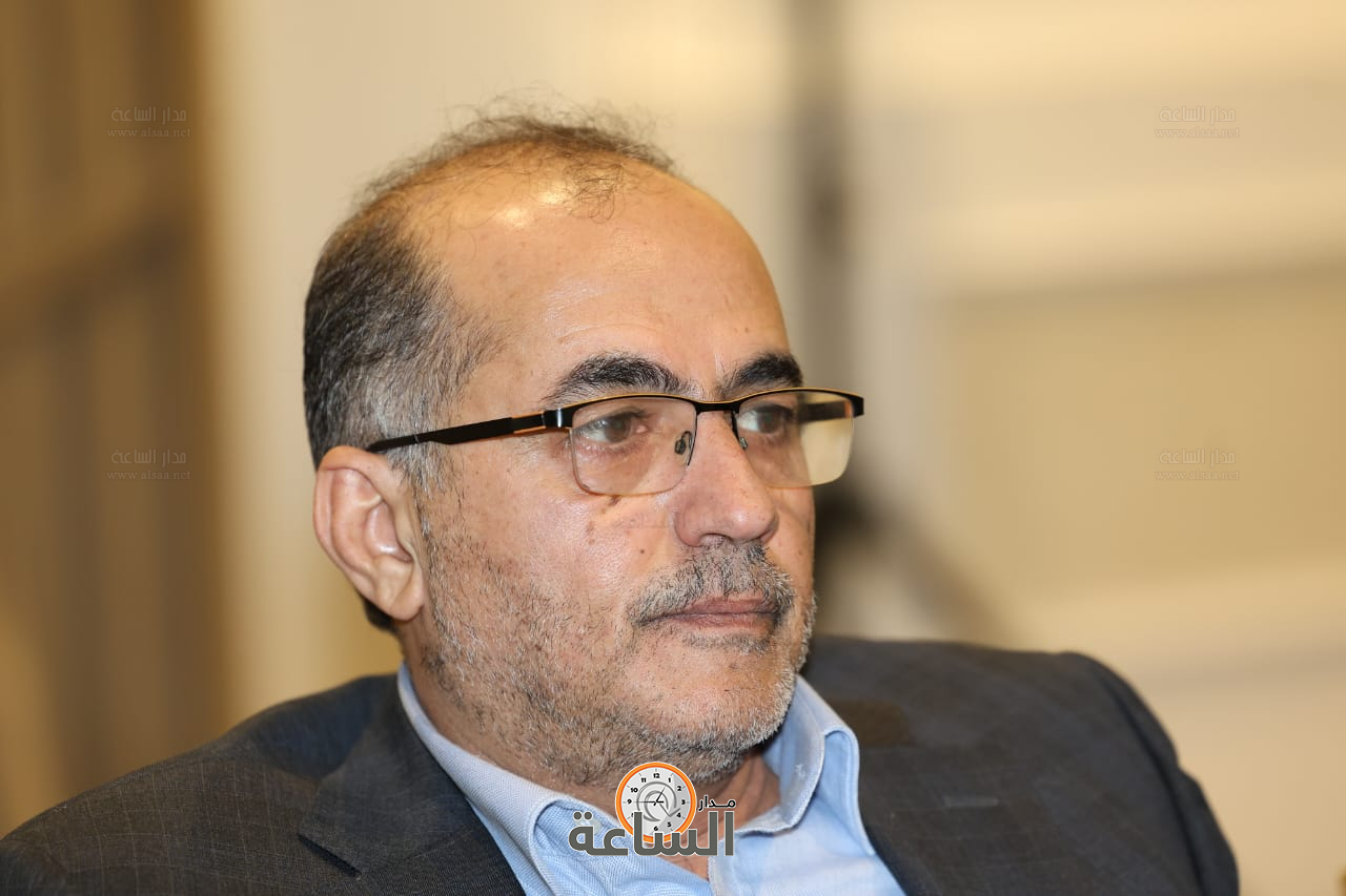 Madar Al-Saa Images 0.46852186309317545