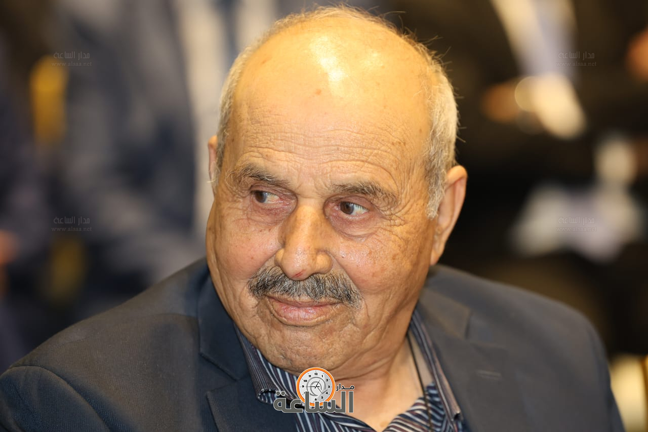 Madar Al-Saa Images 0.02740568989850467