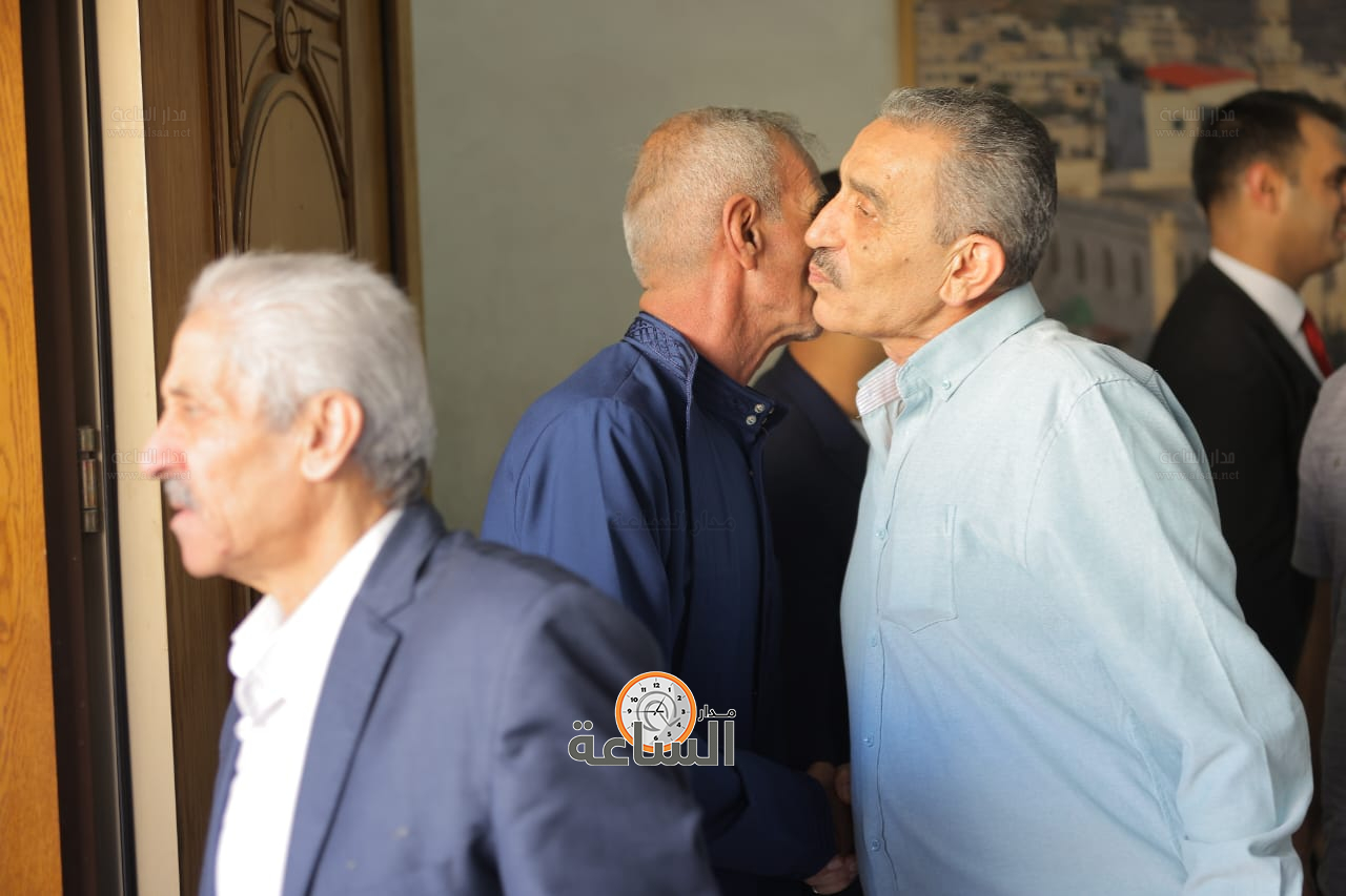 Madar Al-Saa Images 0.3298038426132136