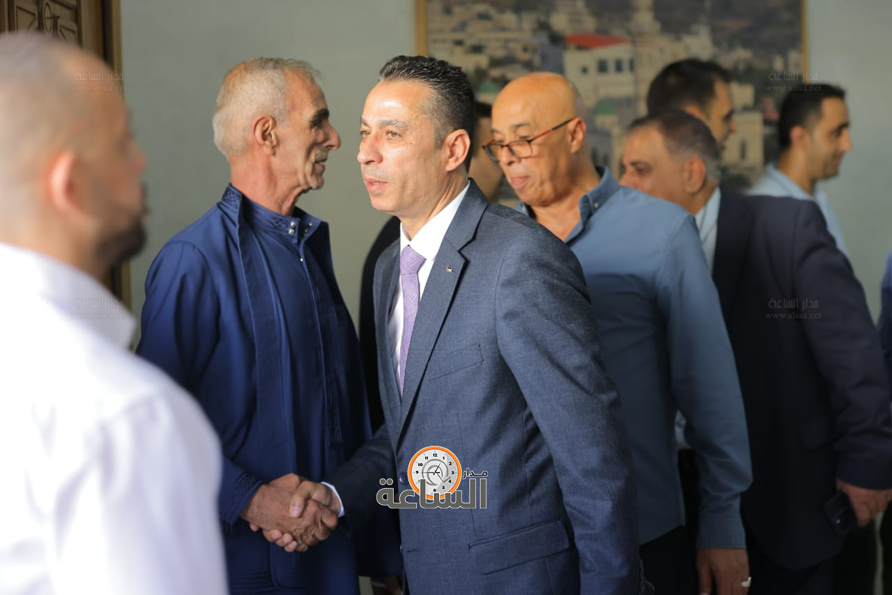 Madar Al-Saa Images 0.4965327655236068