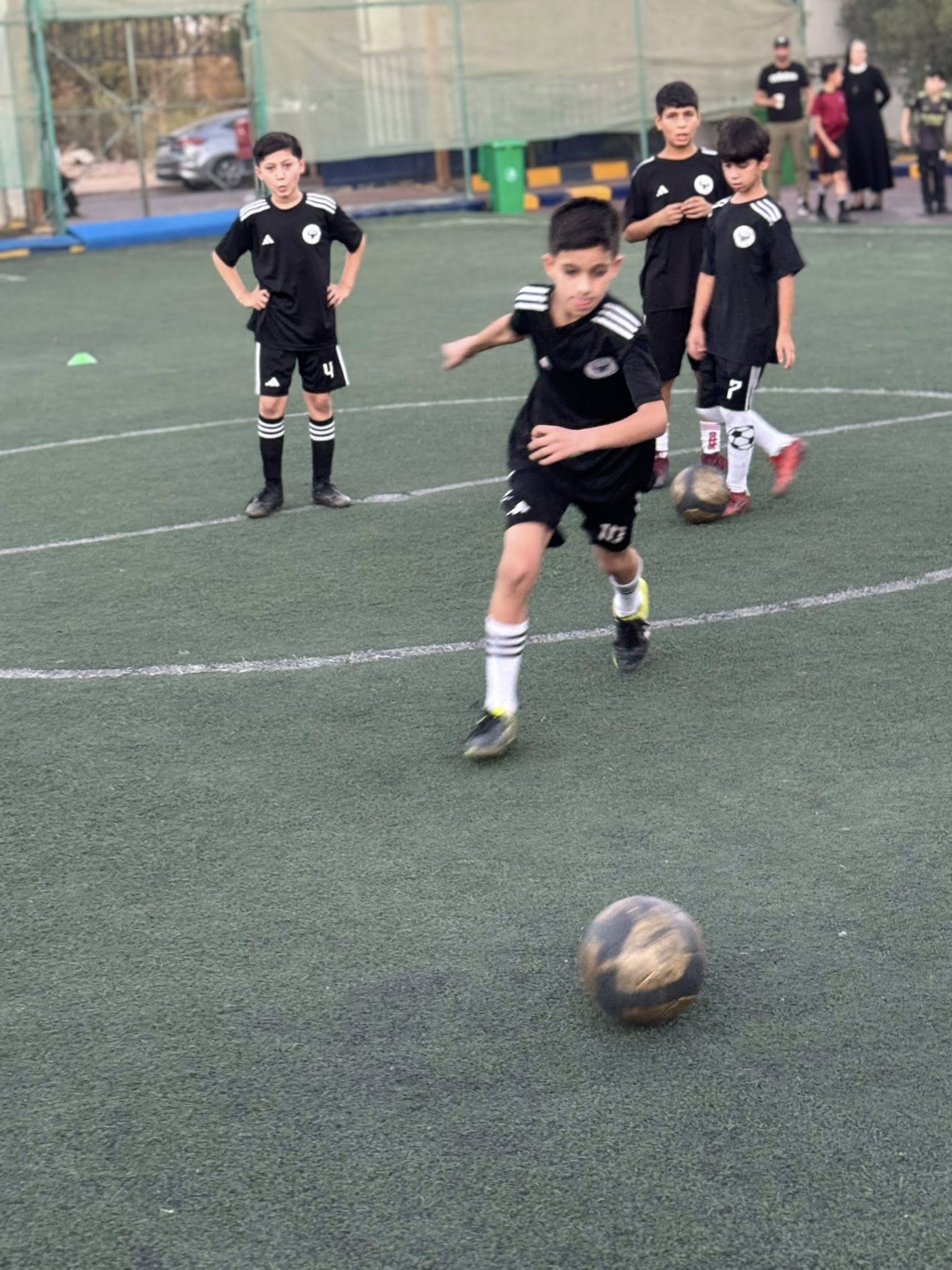 Madar Al-Saa Images 0.498713772386822