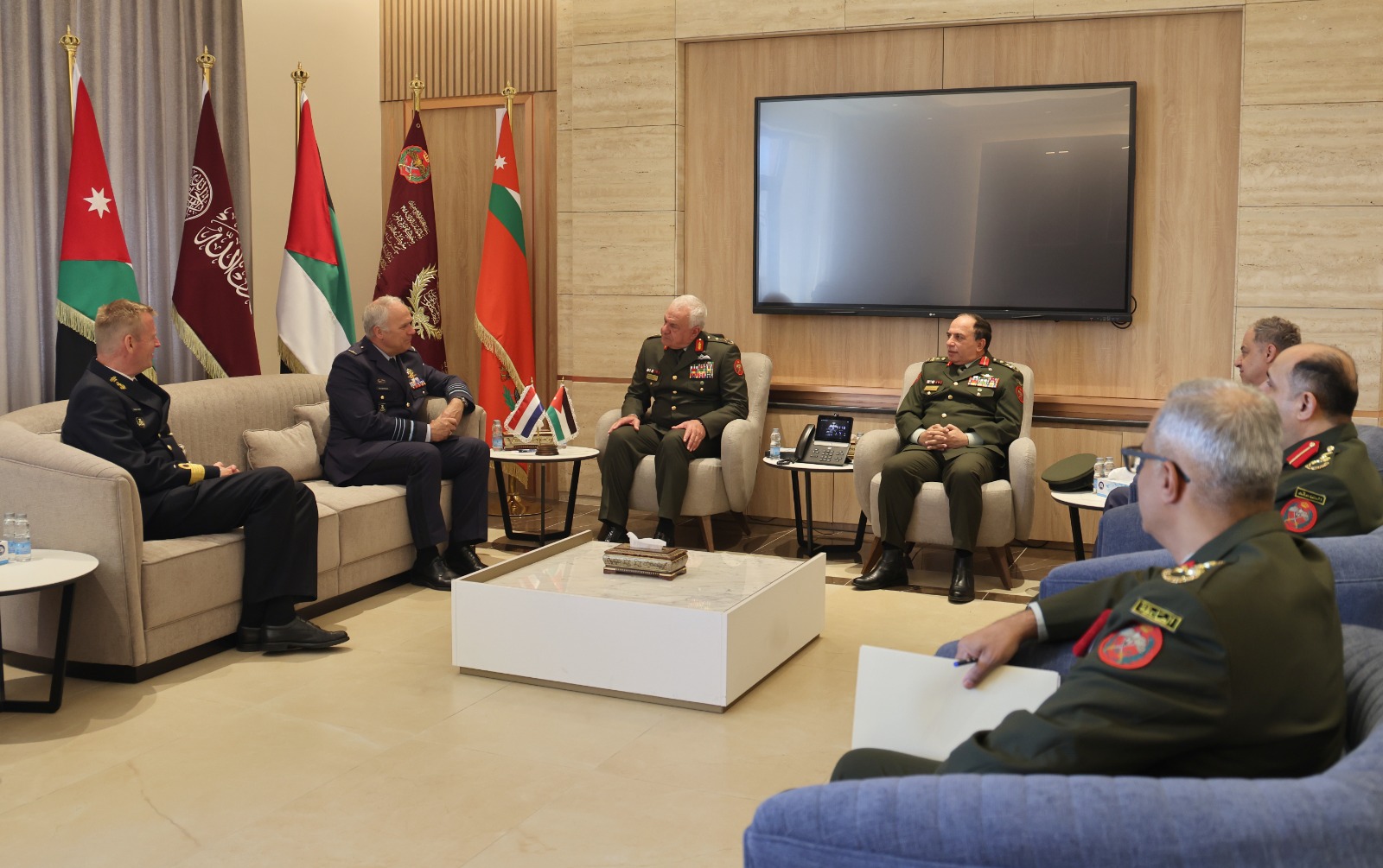 Madar Al-Saa Images 0.08805942417273527