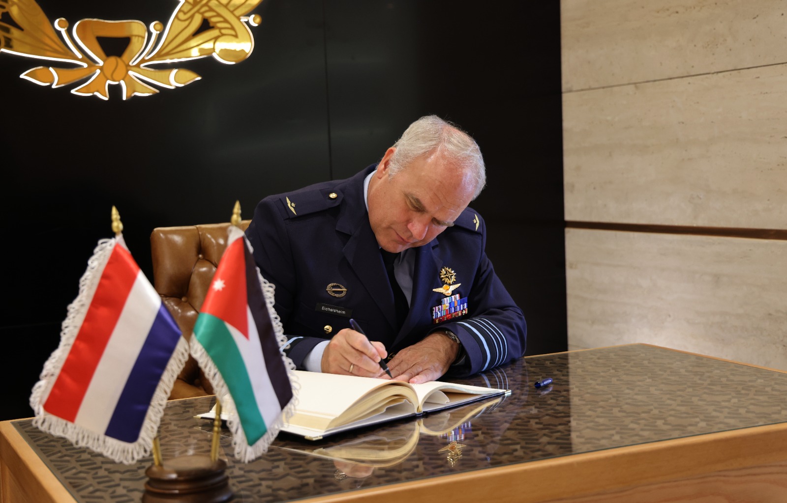 Madar Al-Saa Images 0.7470163286543807